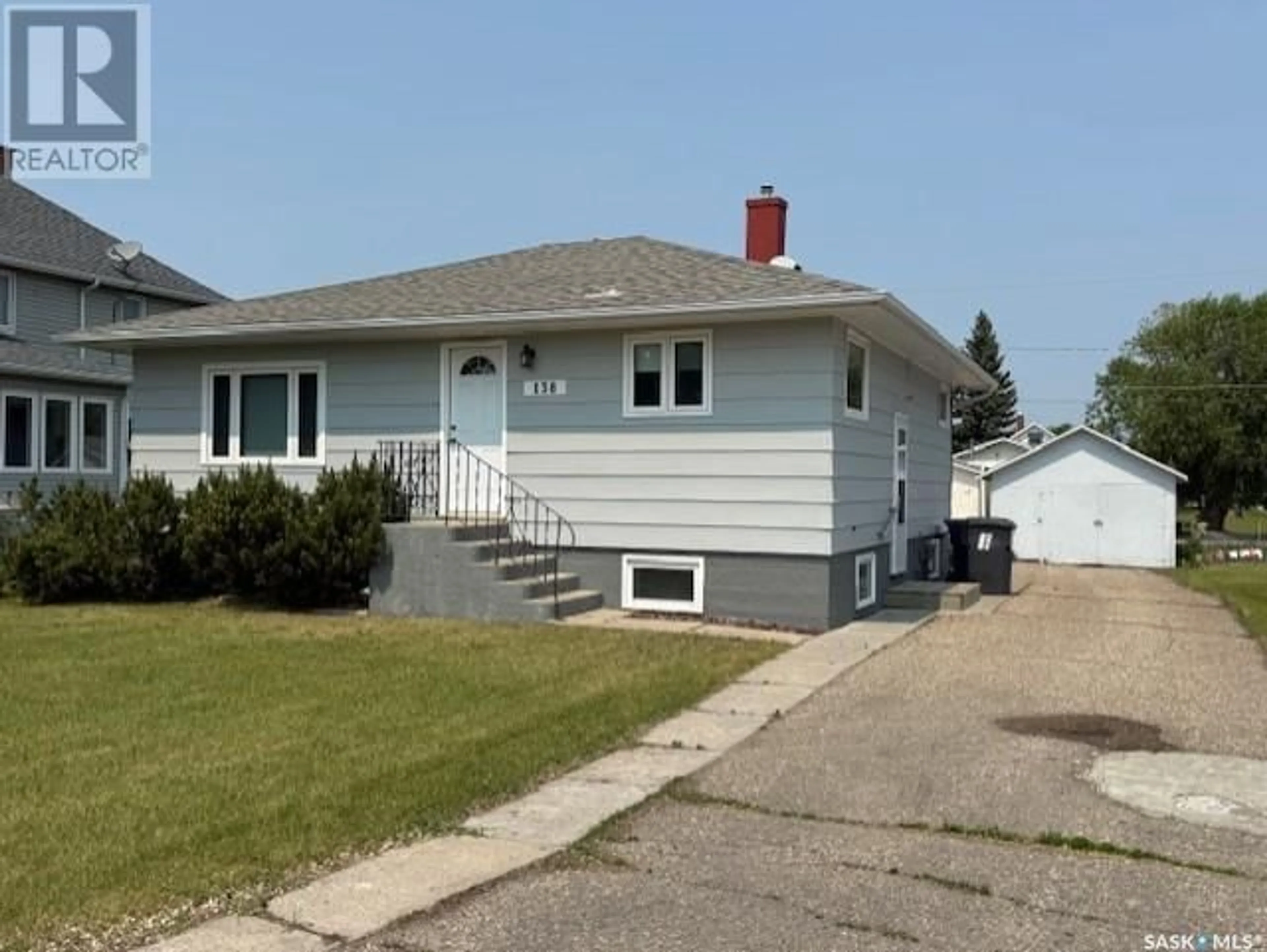 Home with vinyl exterior material, street for 138 10TH AVENUE, Melville Saskatchewan S0A2P0