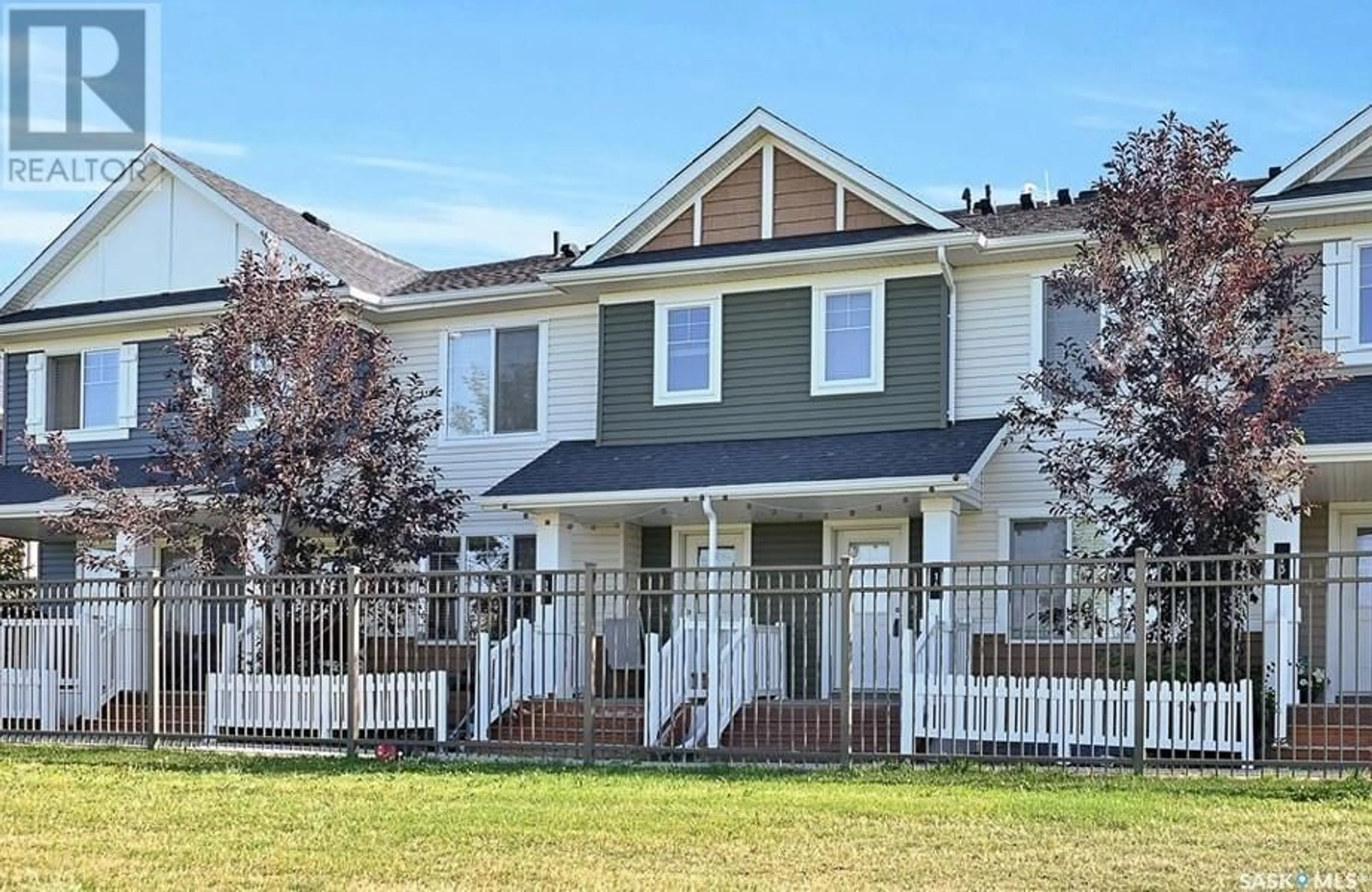 Home with vinyl exterior material, street for 14 5290 AERODROME ROAD, Regina Saskatchewan S4W0H7