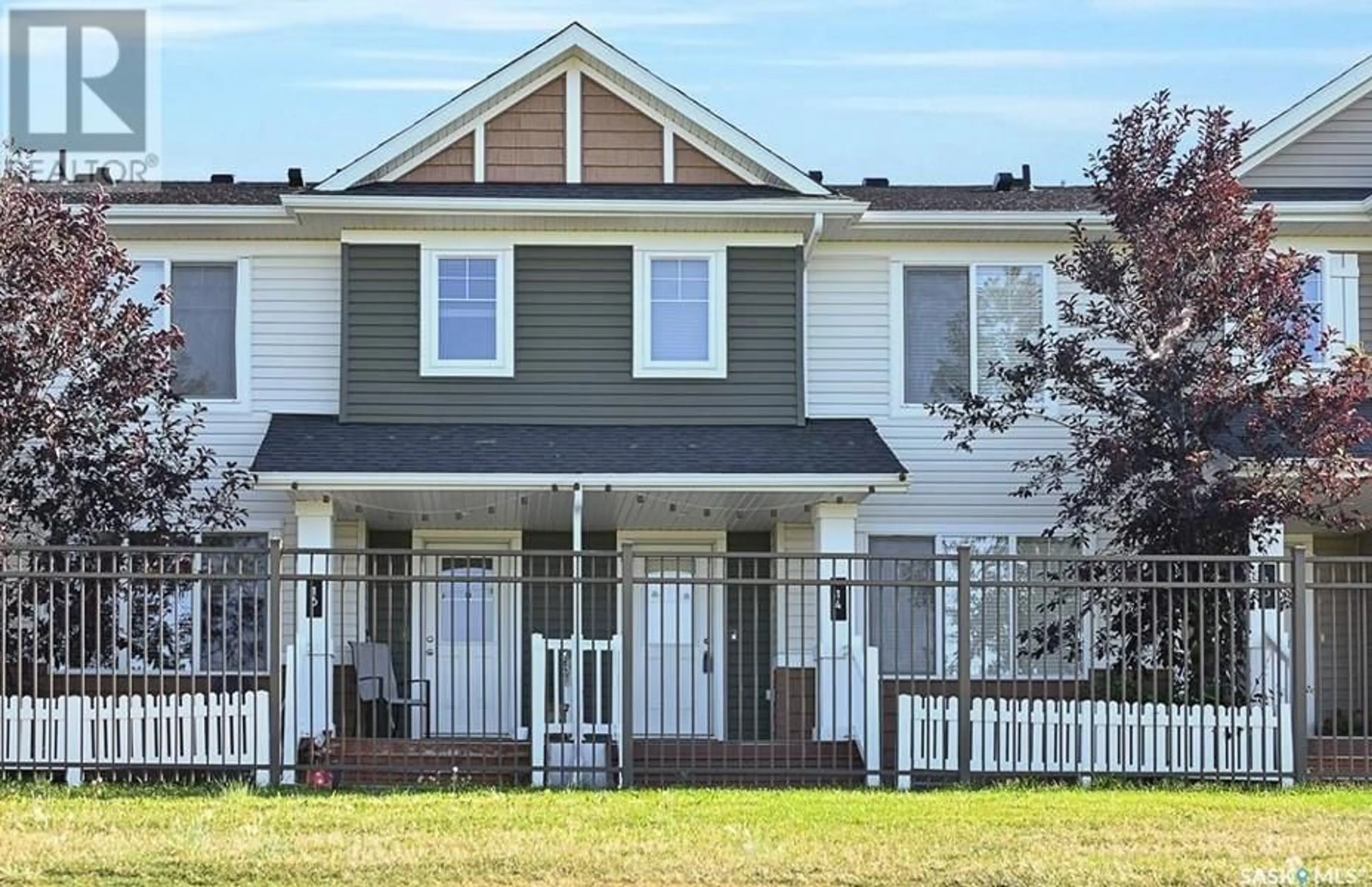 Home with vinyl exterior material, street for 14 5290 AERODROME ROAD, Regina Saskatchewan S4W0H7