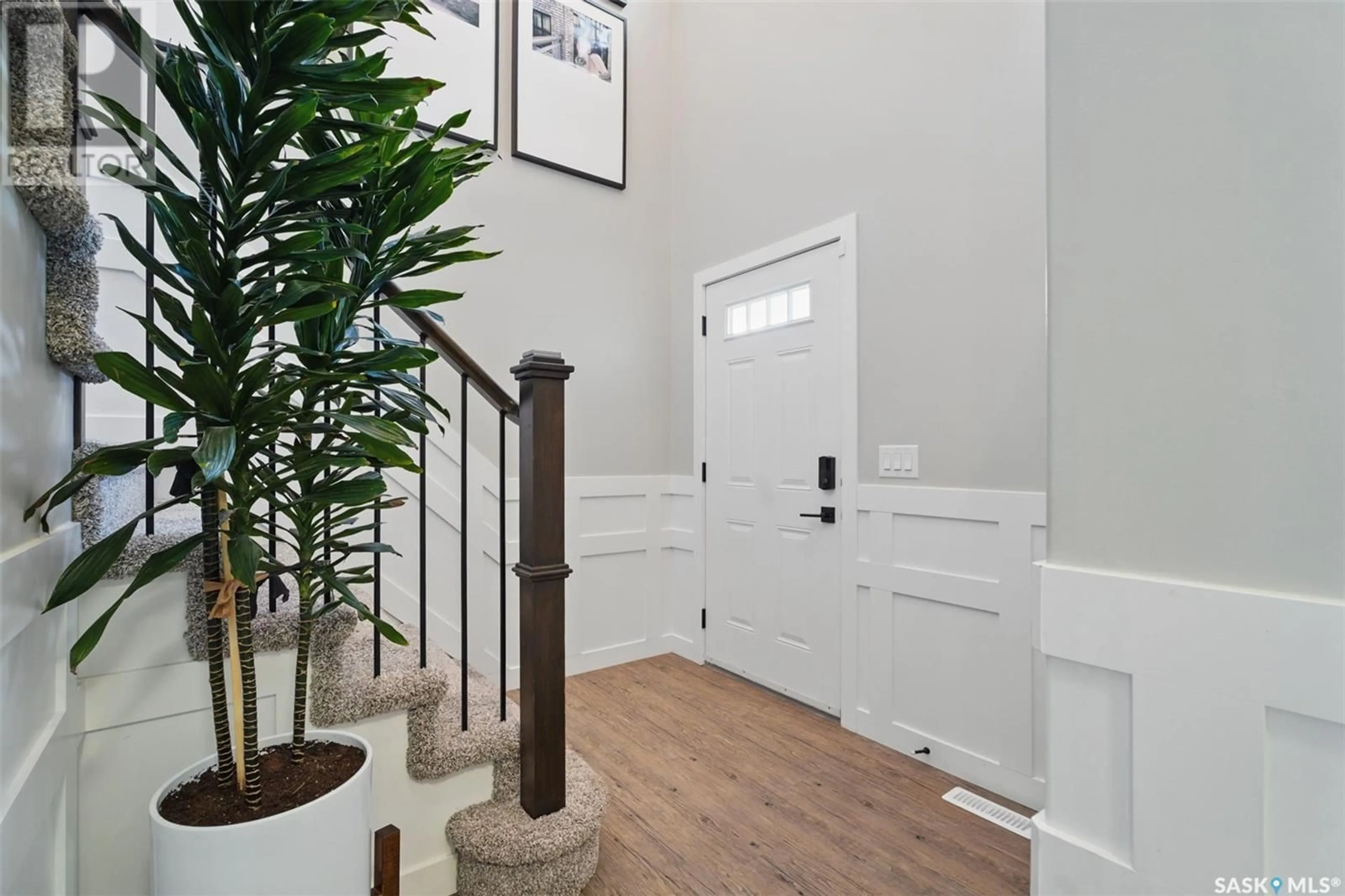 Indoor entryway for 1223 PRINGLE WAY, Saskatoon Saskatchewan S7T0V5