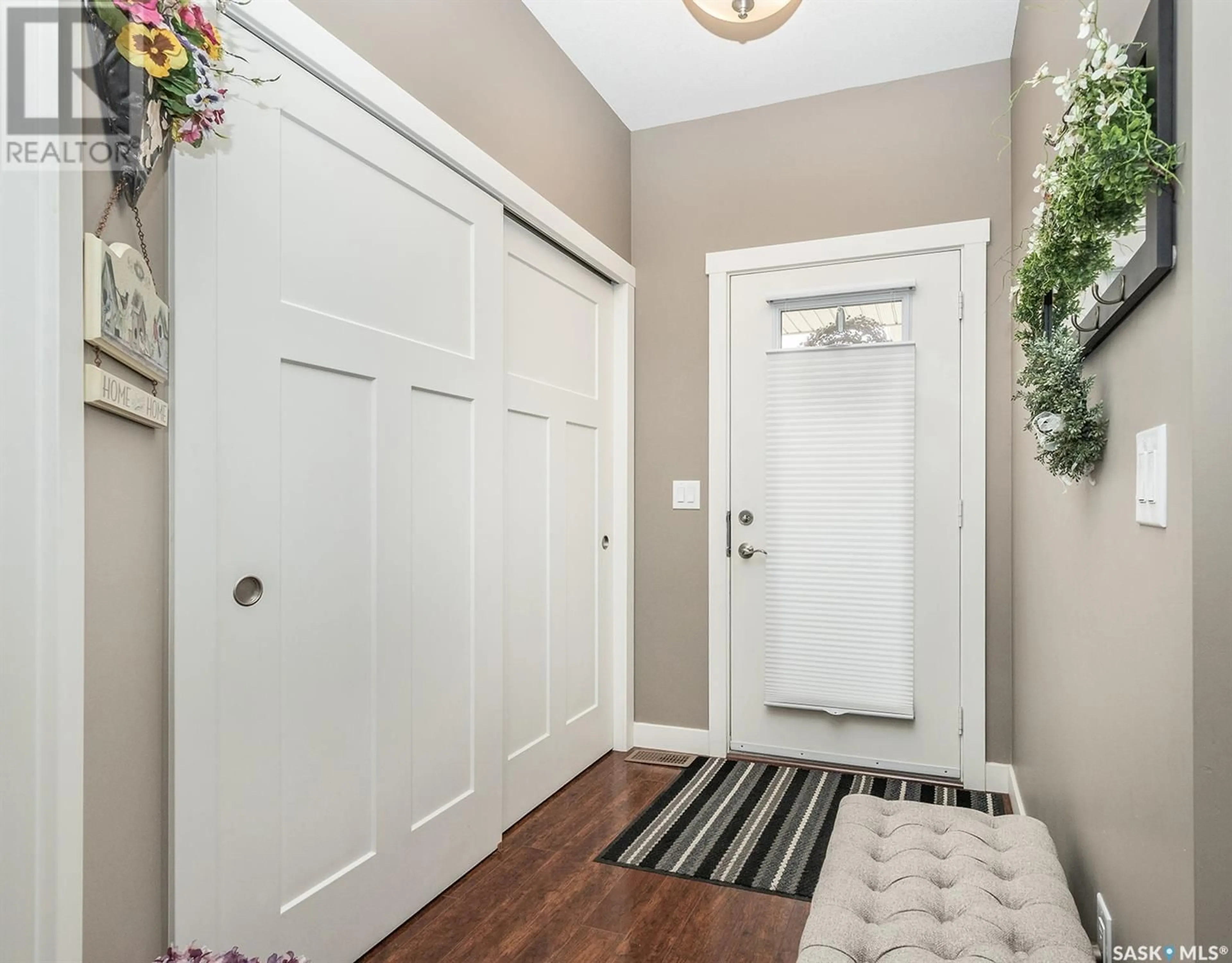 Indoor entryway for 101 115 SHEPHERD CRESCENT, Saskatoon Saskatchewan S7W0P8