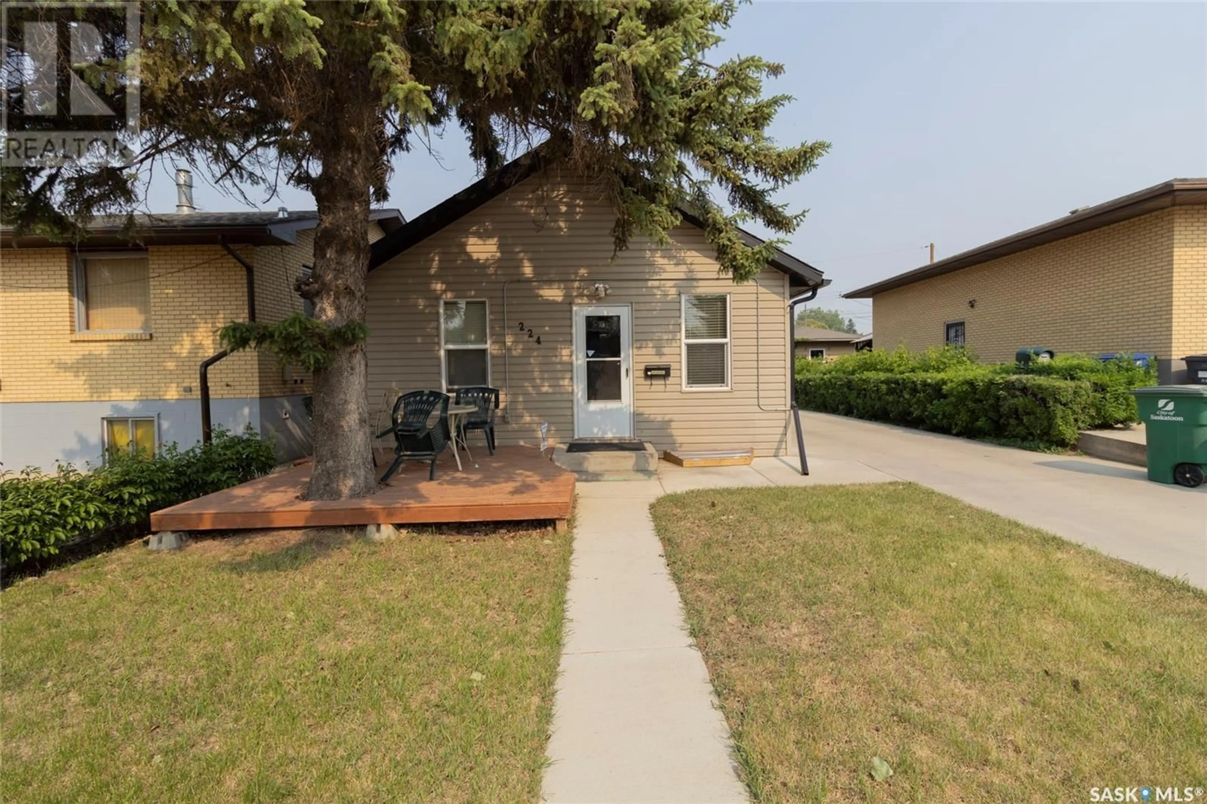 Patio, street for 224 X AVENUE, Saskatoon Saskatchewan S7M3H3