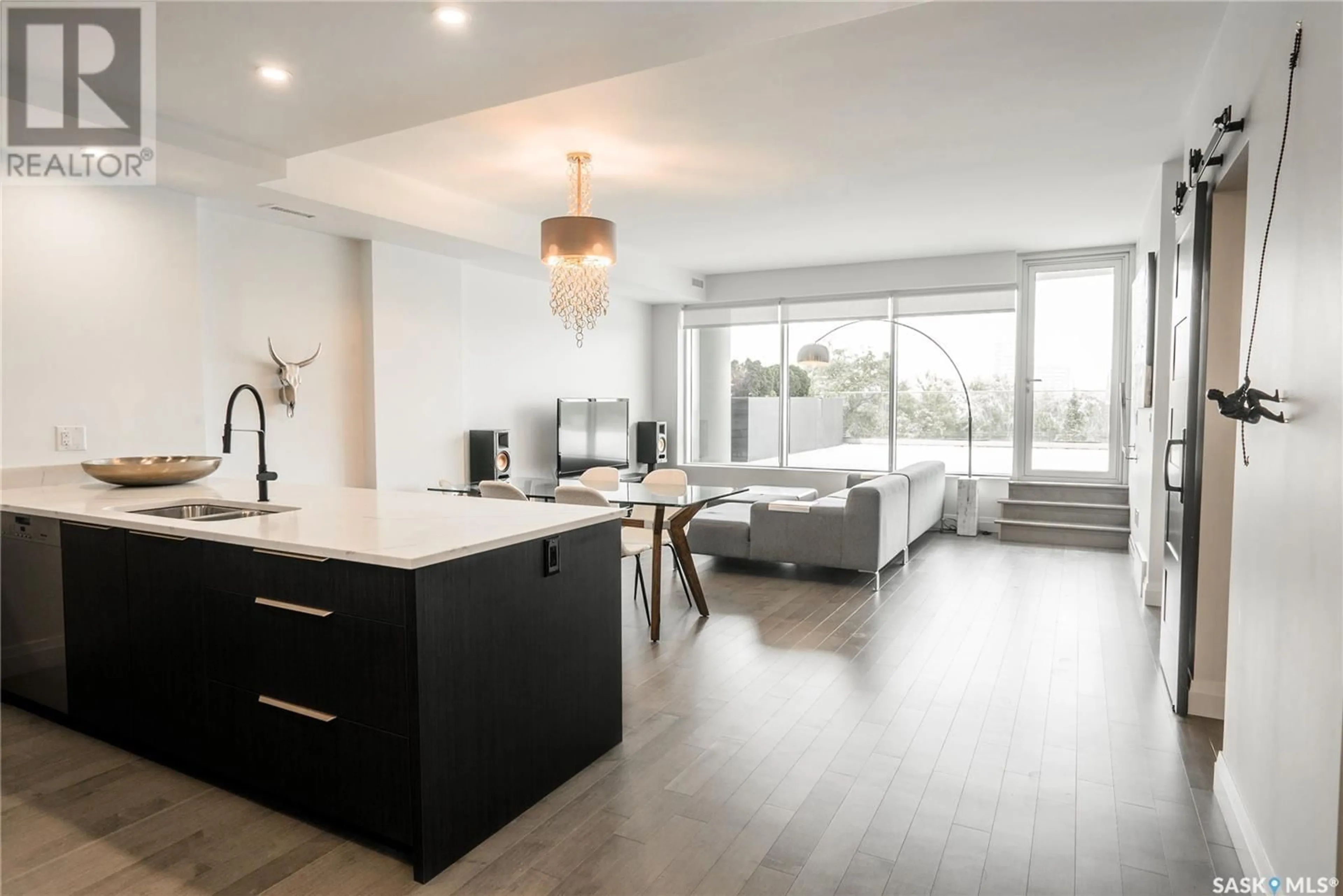 Open concept kitchen, unknown for 201 637 UNIVERSITY DRIVE, Saskatoon Saskatchewan S7N0H8