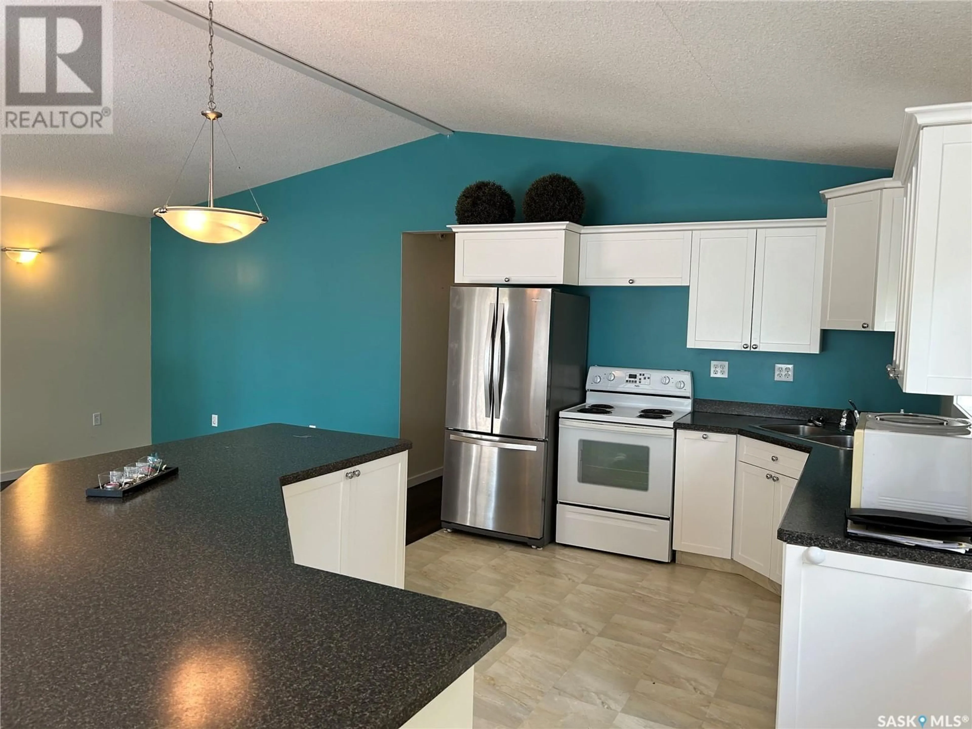 Open concept kitchen, unknown for 142 GARWELL DRIVE, Dufferin Rm No. 190 Saskatchewan S0H0H0