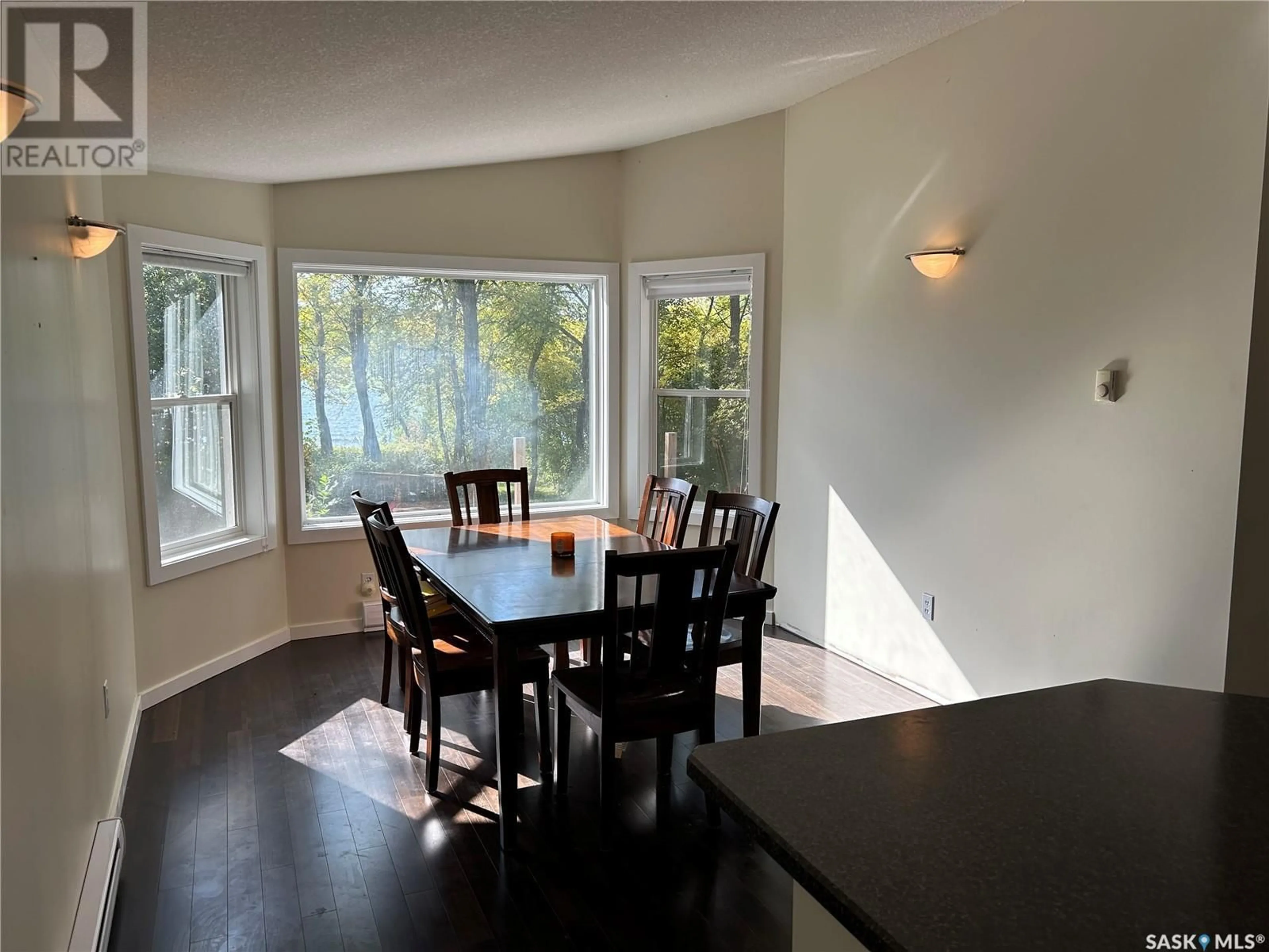 Dining room, wood/laminate floor for 142 GARWELL DRIVE, Dufferin Rm No. 190 Saskatchewan S0H0H0