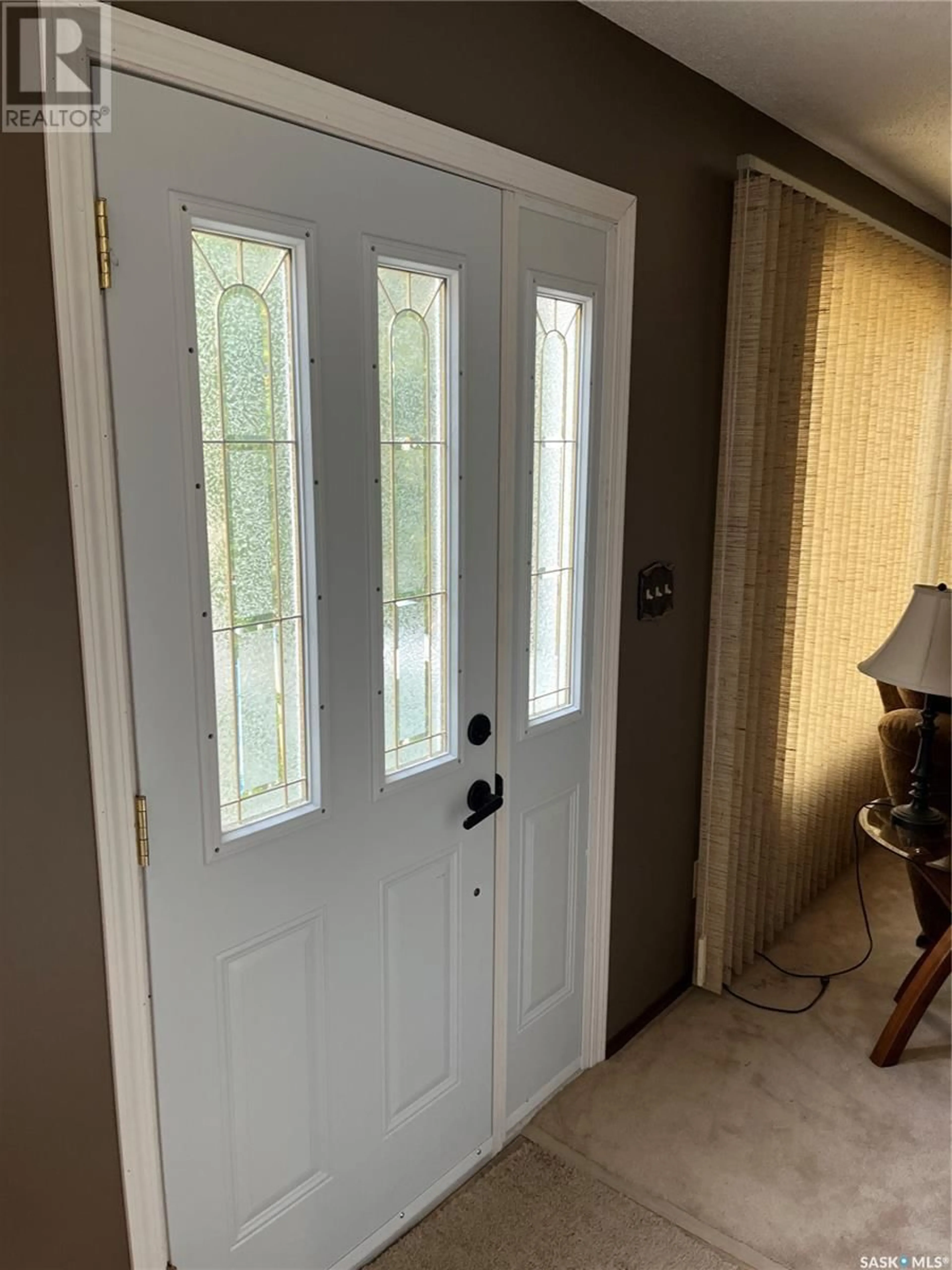 Indoor entryway for 573 DIEPPE DRIVE, Weyburn Saskatchewan S4H2Y1
