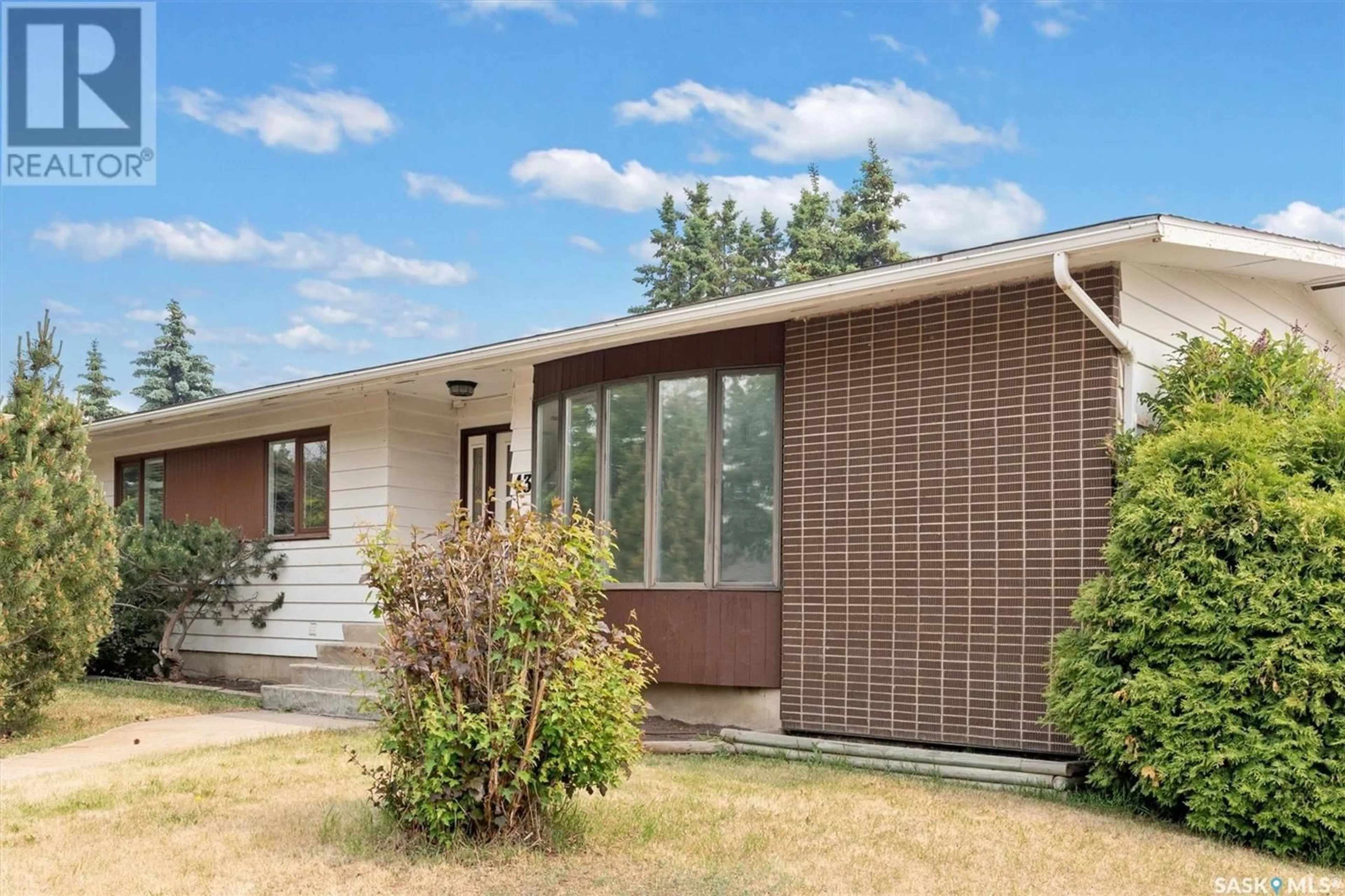 Home with vinyl exterior material, street for 43 O'NEIL CRESCENT, Saskatoon Saskatchewan S7N1W7