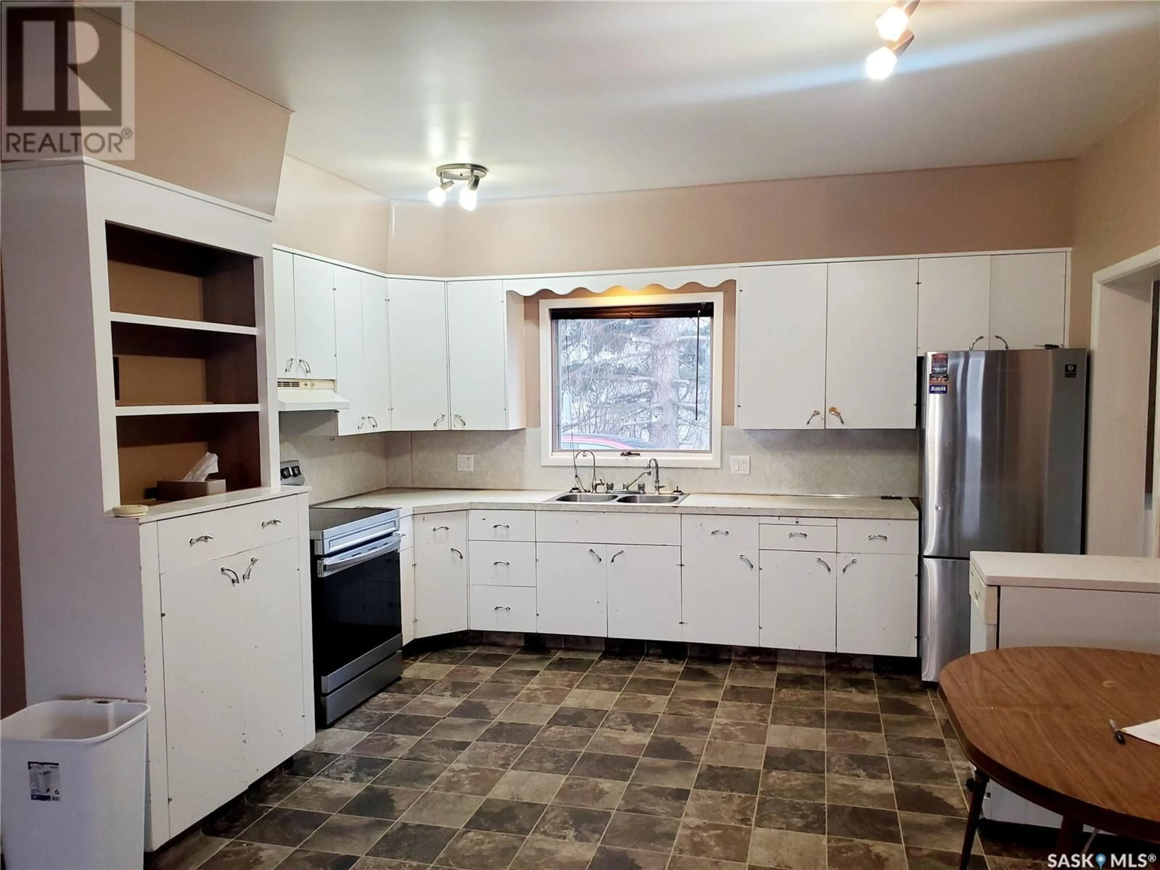 Standard kitchen, unknown for 228 4TH STREET, Ponteix Saskatchewan S0N1Z0