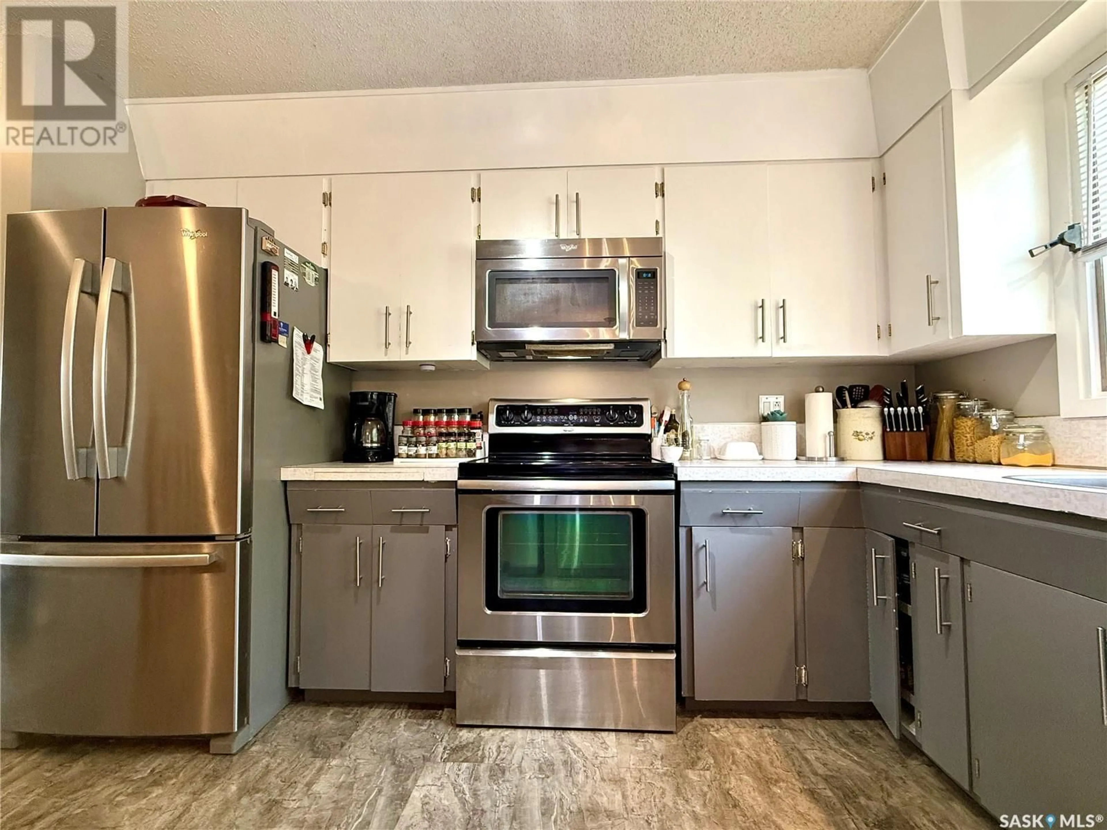 Open concept kitchen, unknown for 512 RIVERVIEW ROAD, Yorkton Saskatchewan S3N2X9