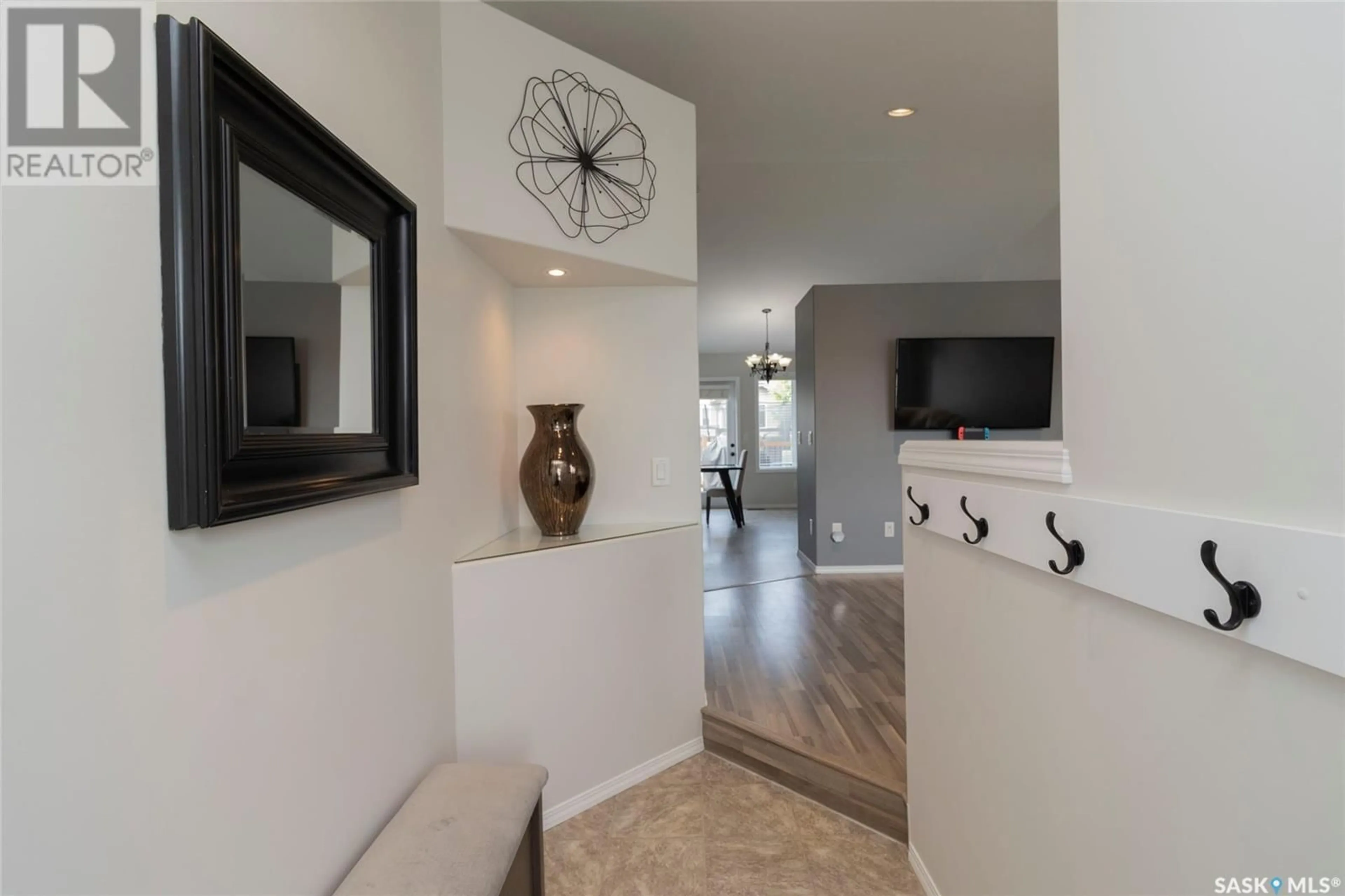 Indoor entryway for 305 QUESSY DRIVE, Martensville Saskatchewan S0K0A2