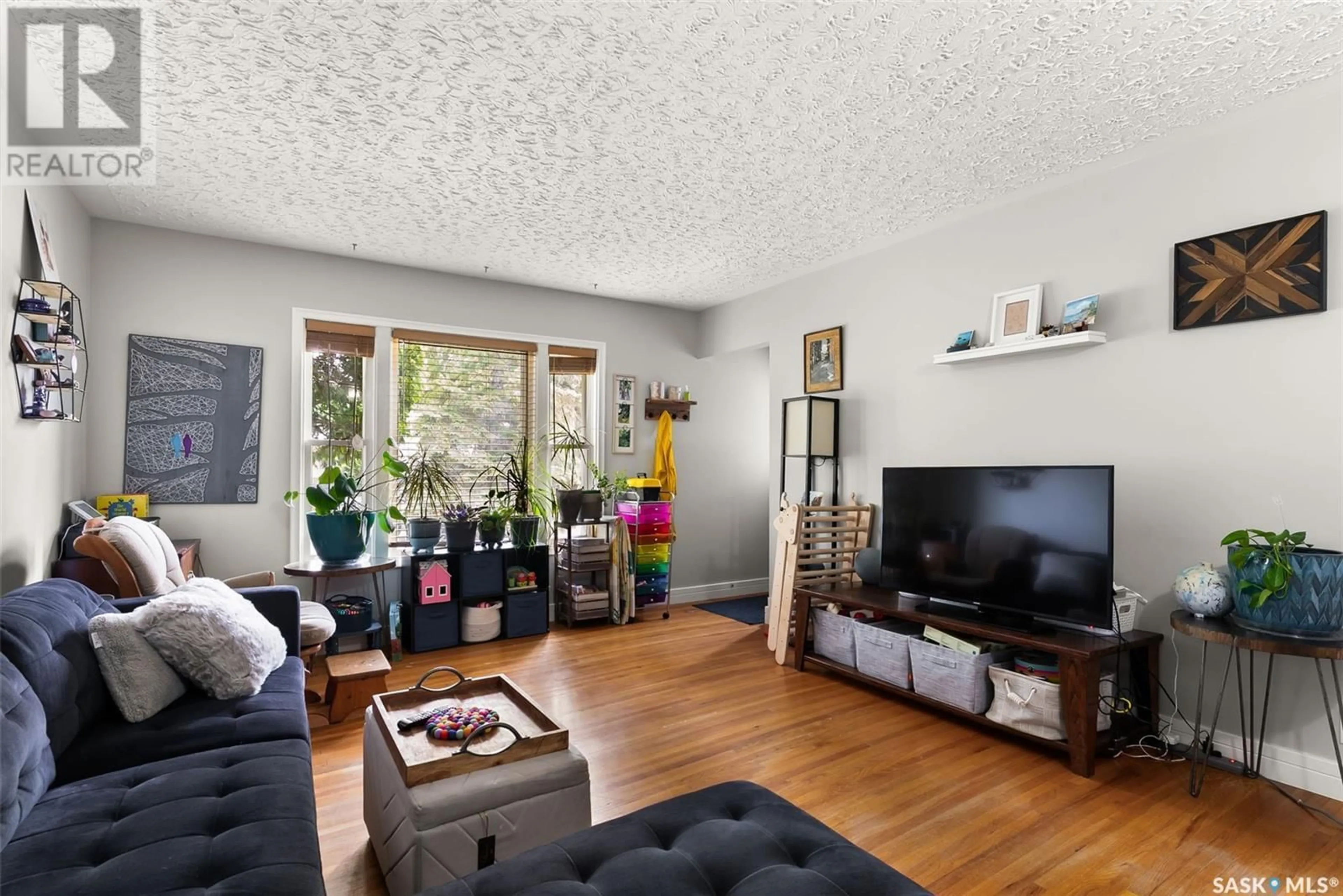 Living room with furniture, unknown for 2856 MACKAY STREET, Regina Saskatchewan S4N2V1