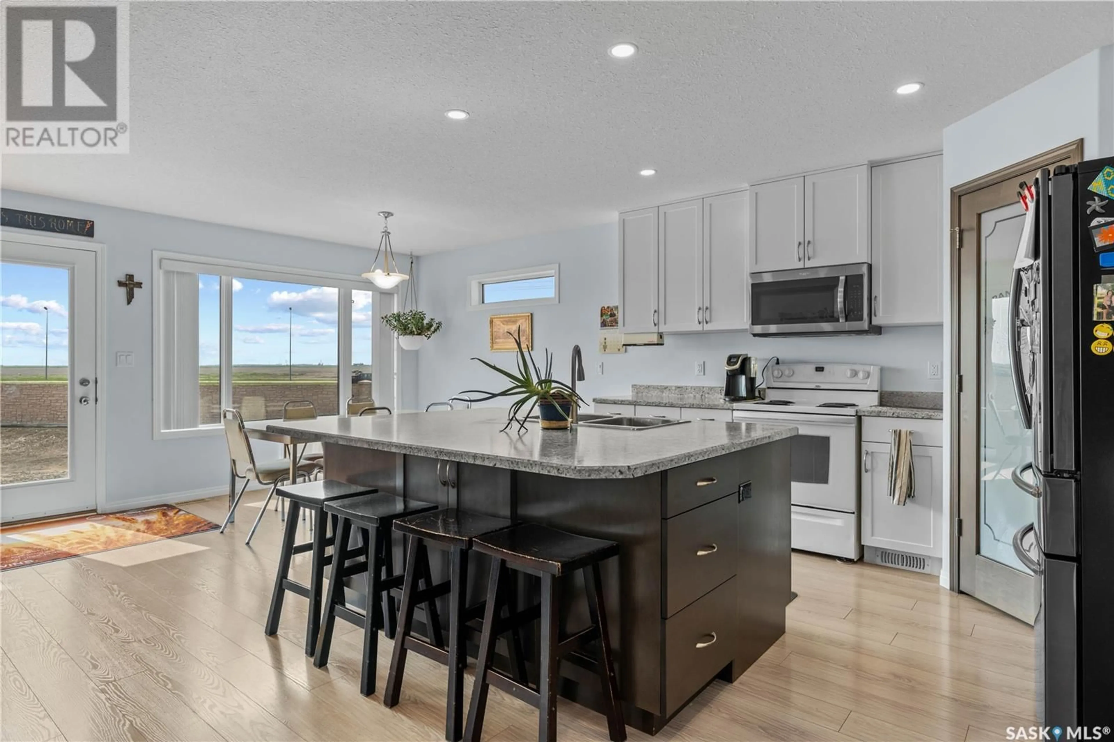 Open concept kitchen, ceramic/tile floor for 5172 CRANE CRESCENT, Regina Saskatchewan S4W0H8