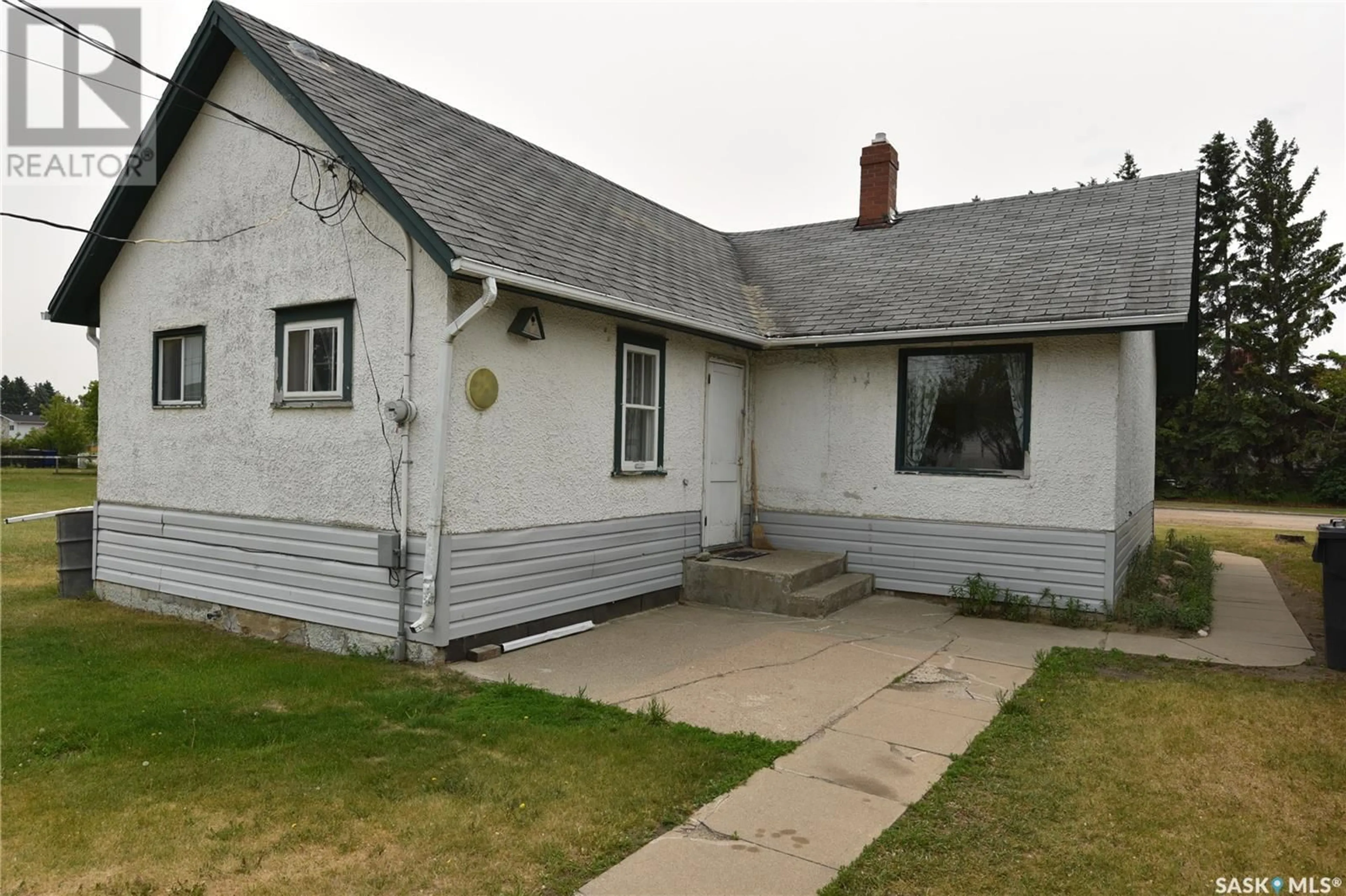 Unknown for 303 2ND STREET, Nipawin Saskatchewan S0E1E0