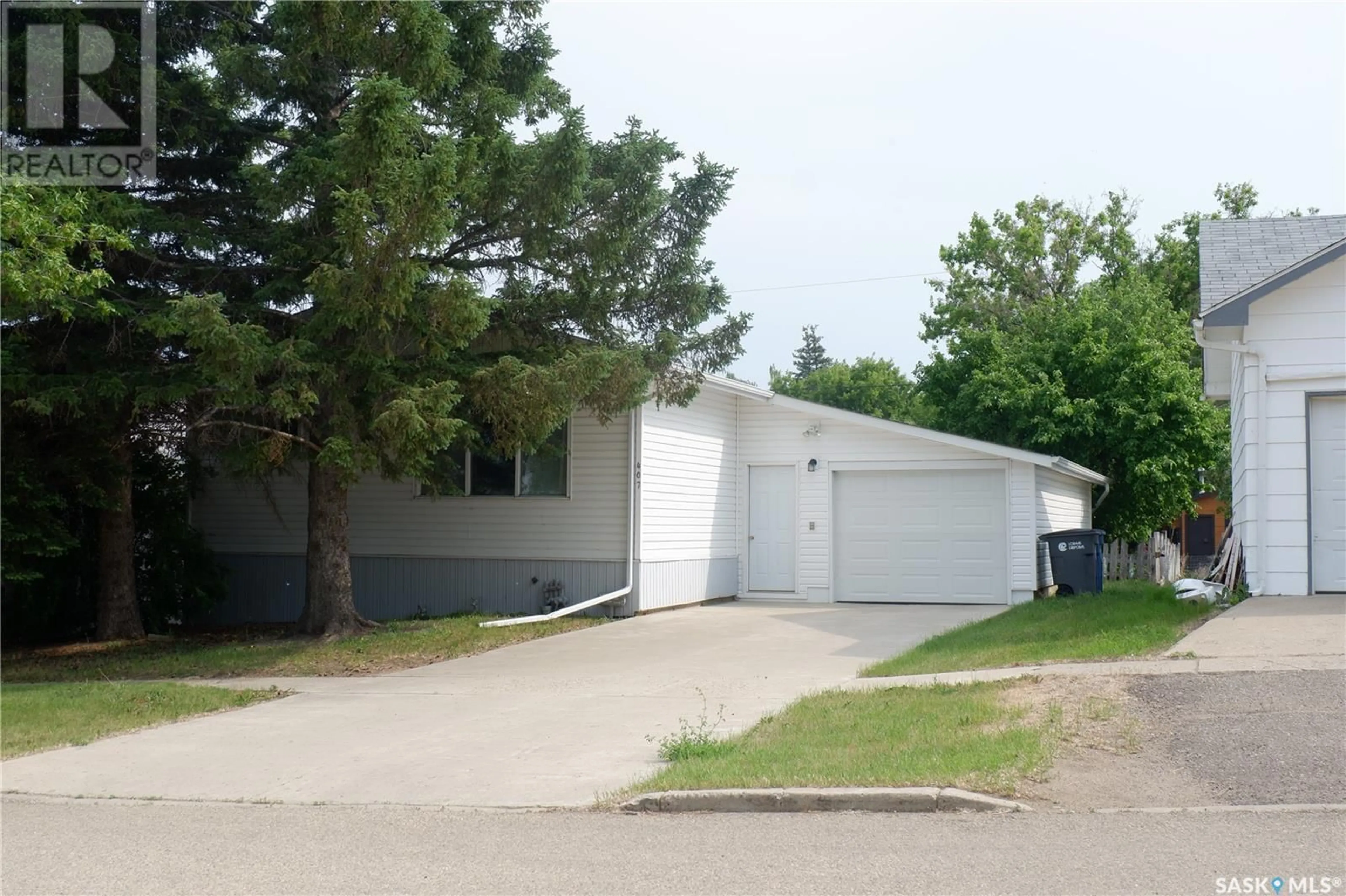 Unknown for 407 3RD AVENUE, Assiniboia Saskatchewan S0H0B0