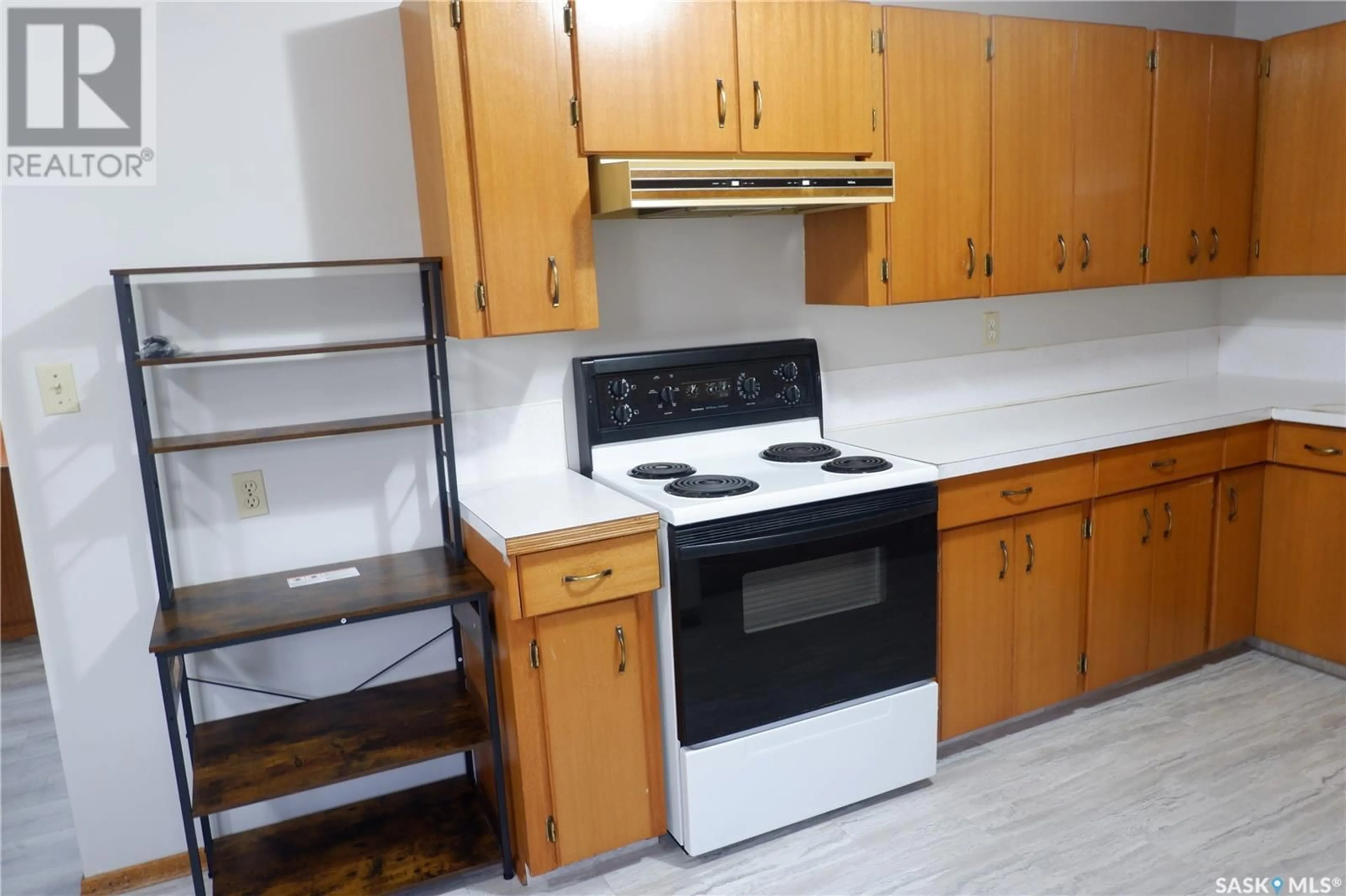 Standard kitchen, unknown for 407 3RD AVENUE, Assiniboia Saskatchewan S0H0B0