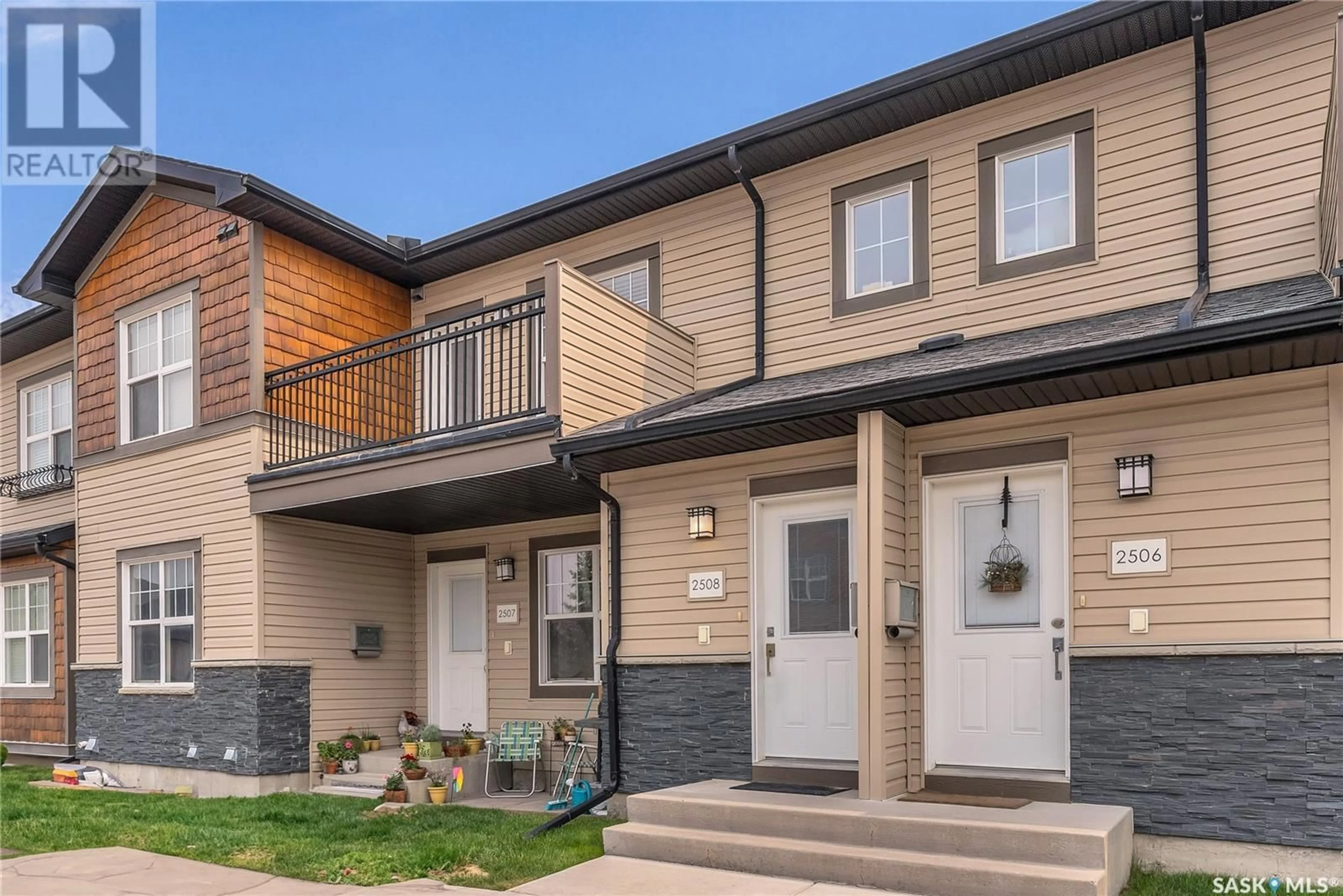 Home with vinyl exterior material, street for 1015 - 2508 PATRICK CRESCENT, Saskatoon Saskatchewan S7W0M1