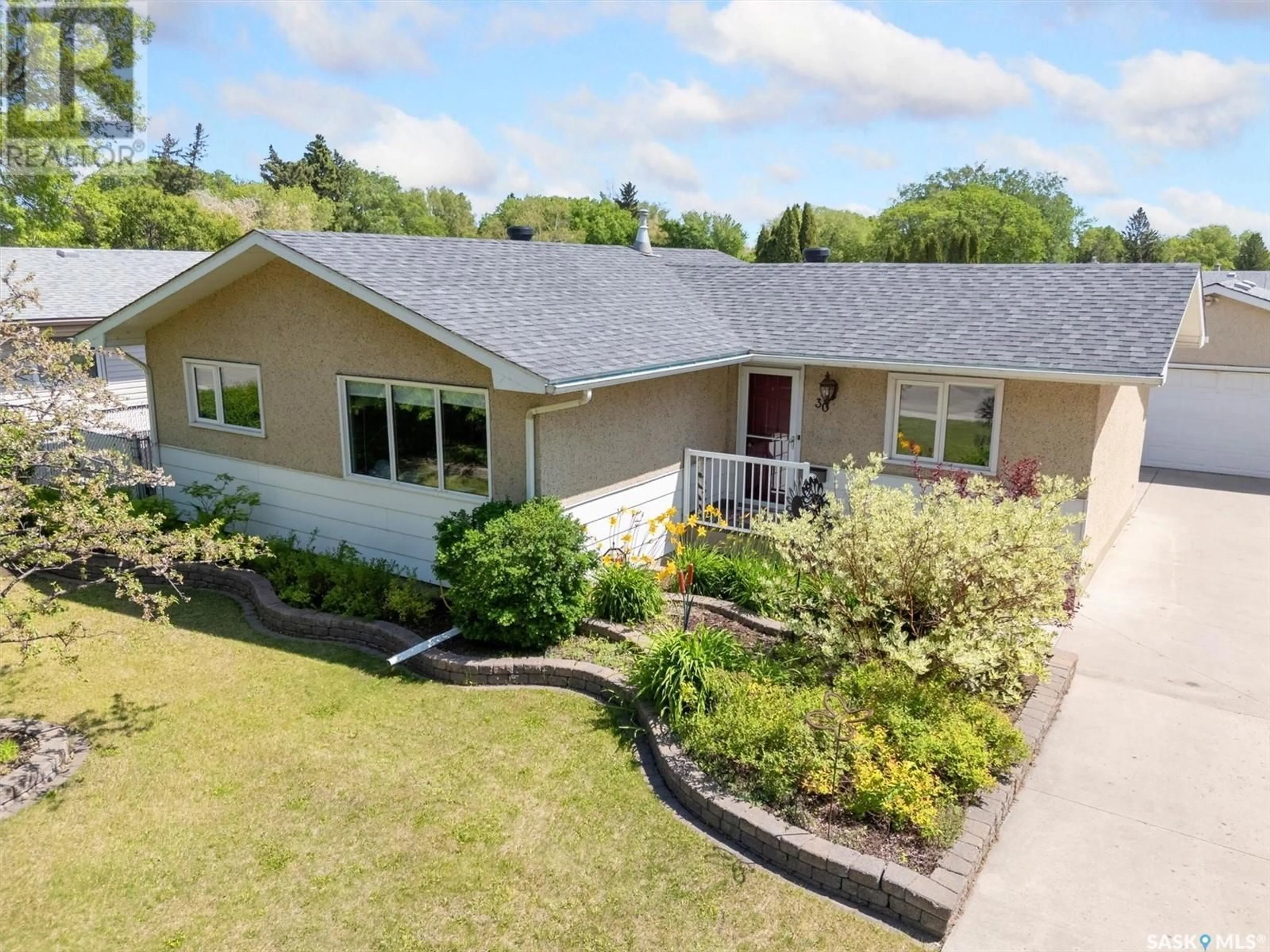 A pic from outside/outdoor area/front of a property/back of a property/a pic from drone, street for 30 RUPERT DRIVE, Saskatoon Saskatchewan S7K1B2