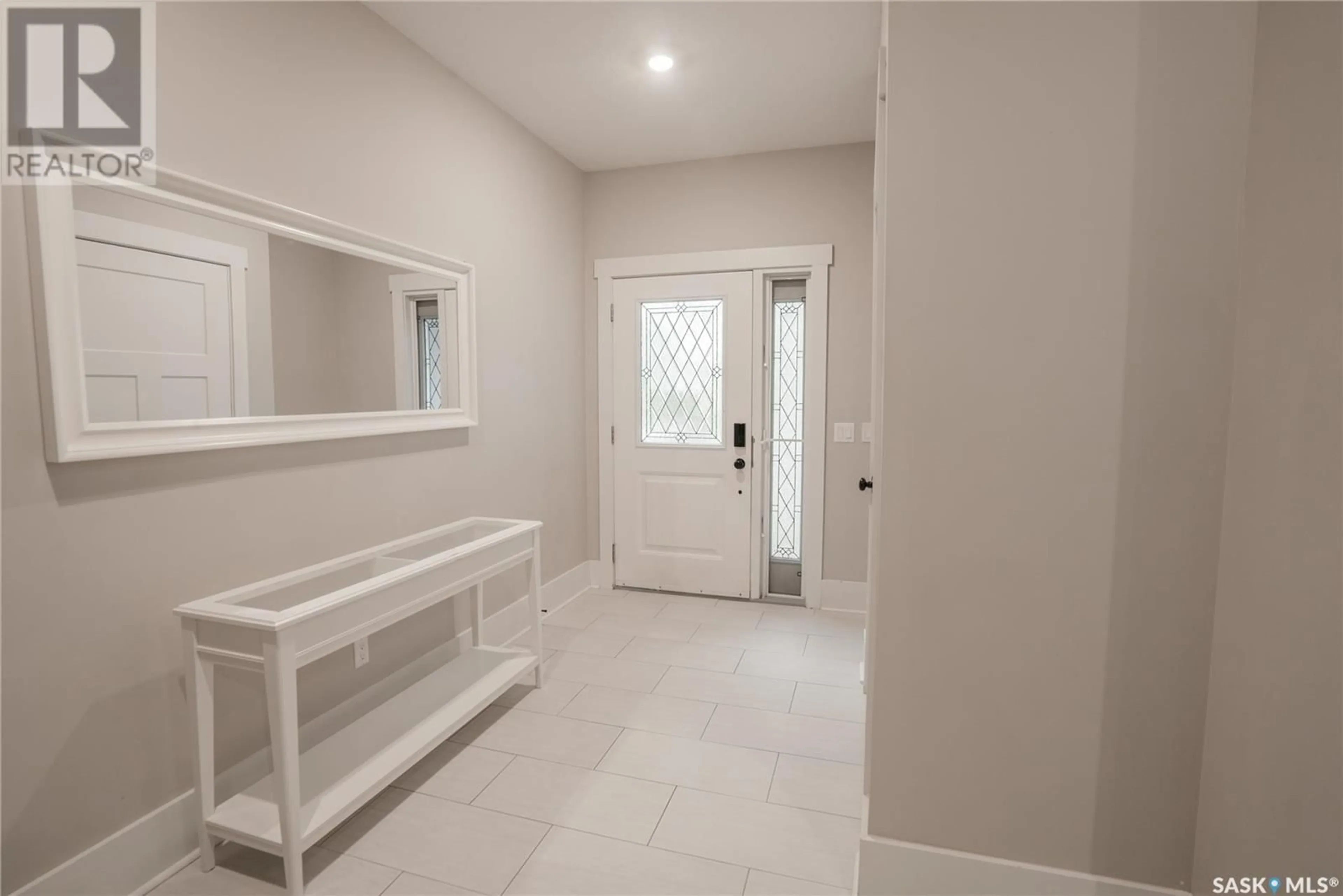 Indoor entryway for 304A 111TH STREET, Saskatoon Saskatchewan S7N1T3