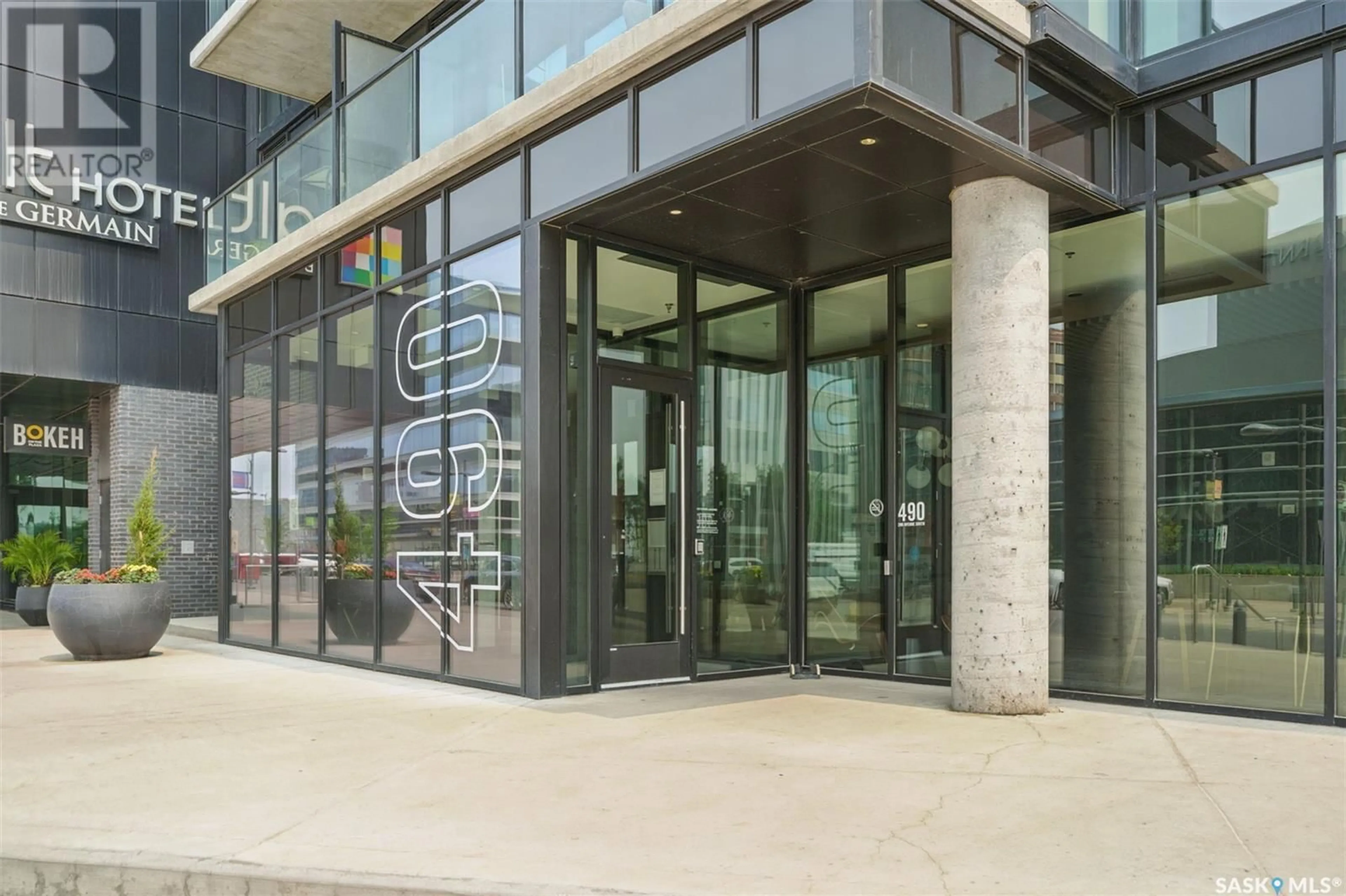 Indoor foyer for 203 - 490 2ND AVENUE, Saskatoon Saskatchewan S7K4H5