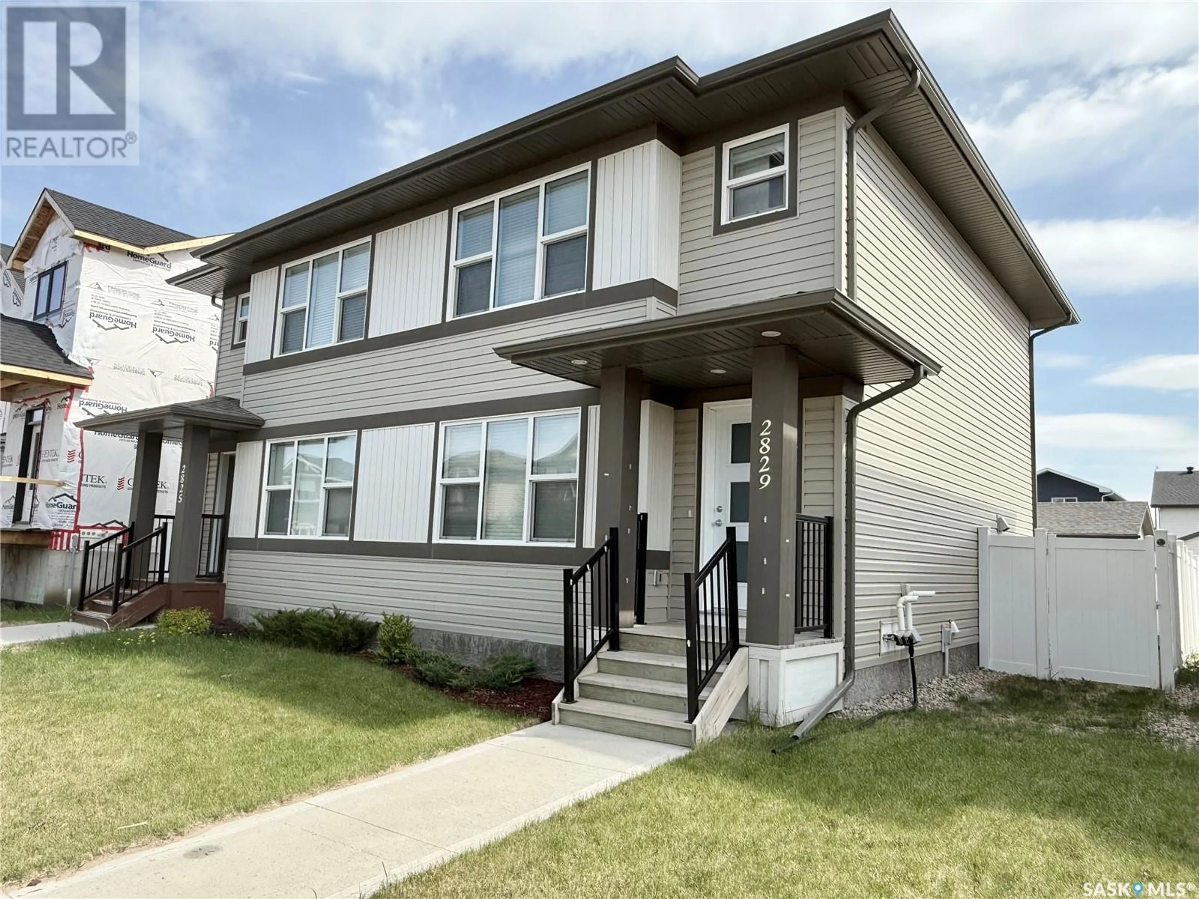 Home with vinyl exterior material, building for 2829 ROCHDALE BOULEVARD, Regina Saskatchewan S4X0N1