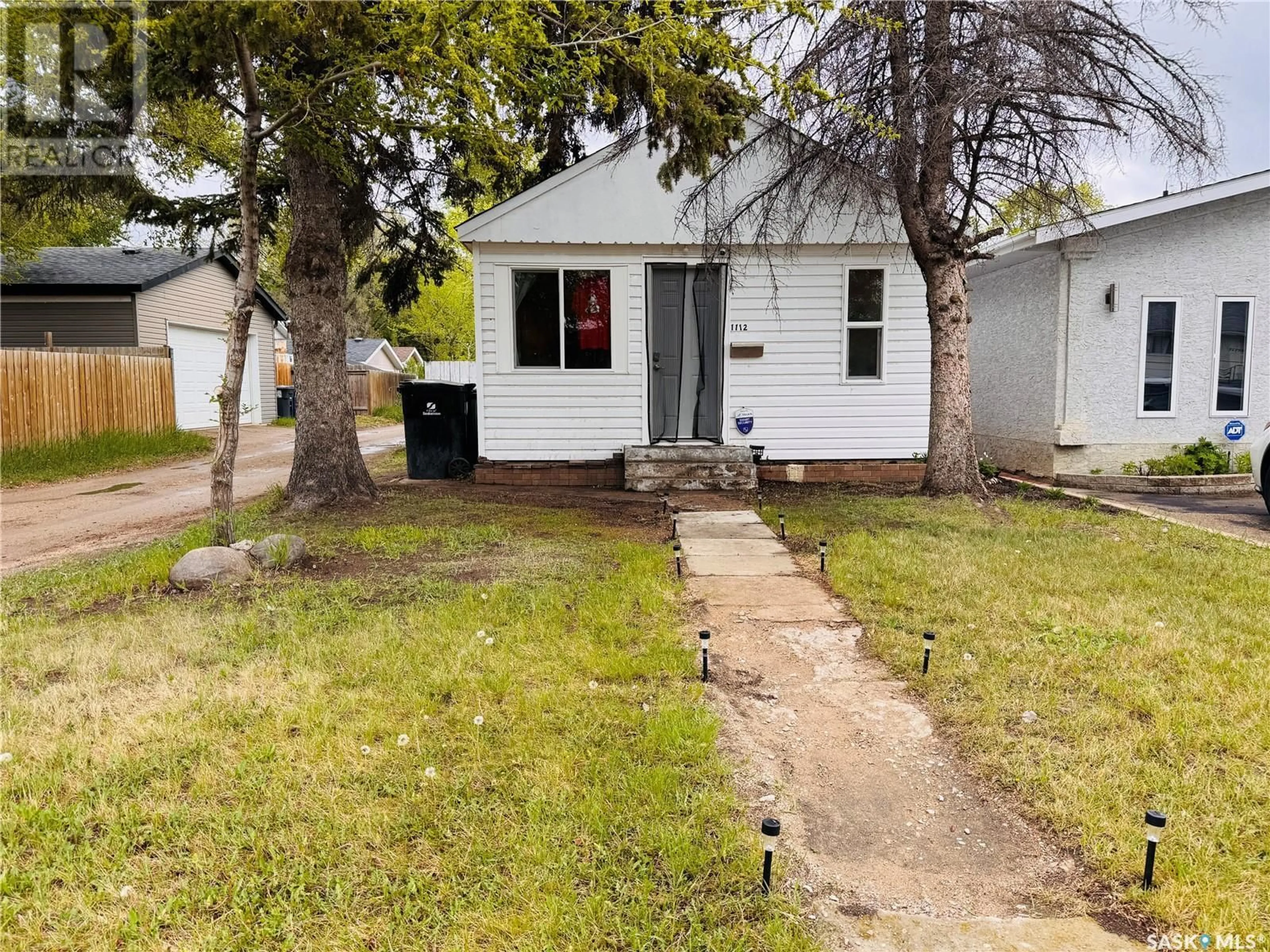 Unknown for 1112 N AVENUE S, Saskatoon Saskatchewan S7M2P8