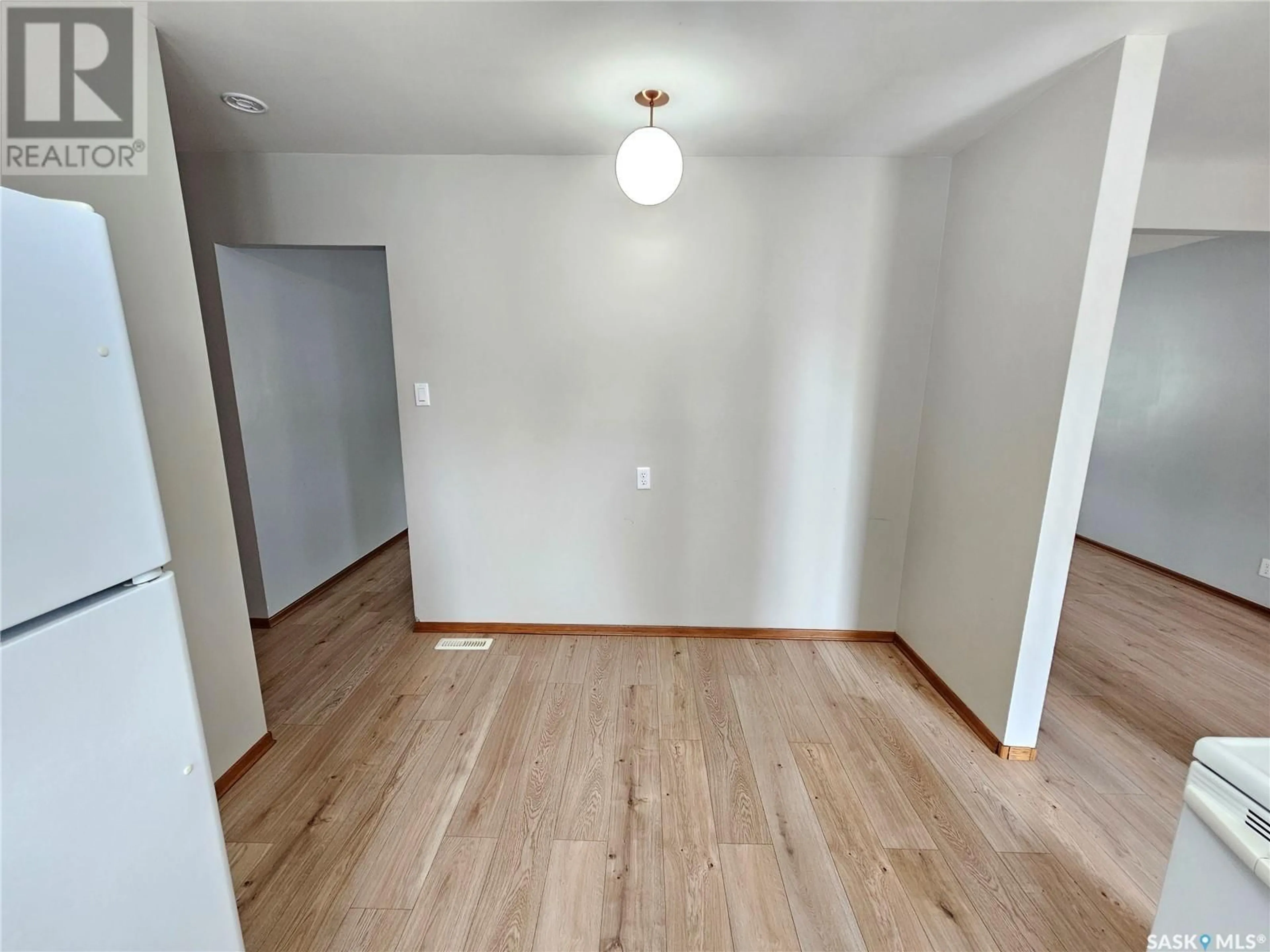 A pic of a room for 922 SIMCOE STREET, Moose Jaw Saskatchewan S6H3H9