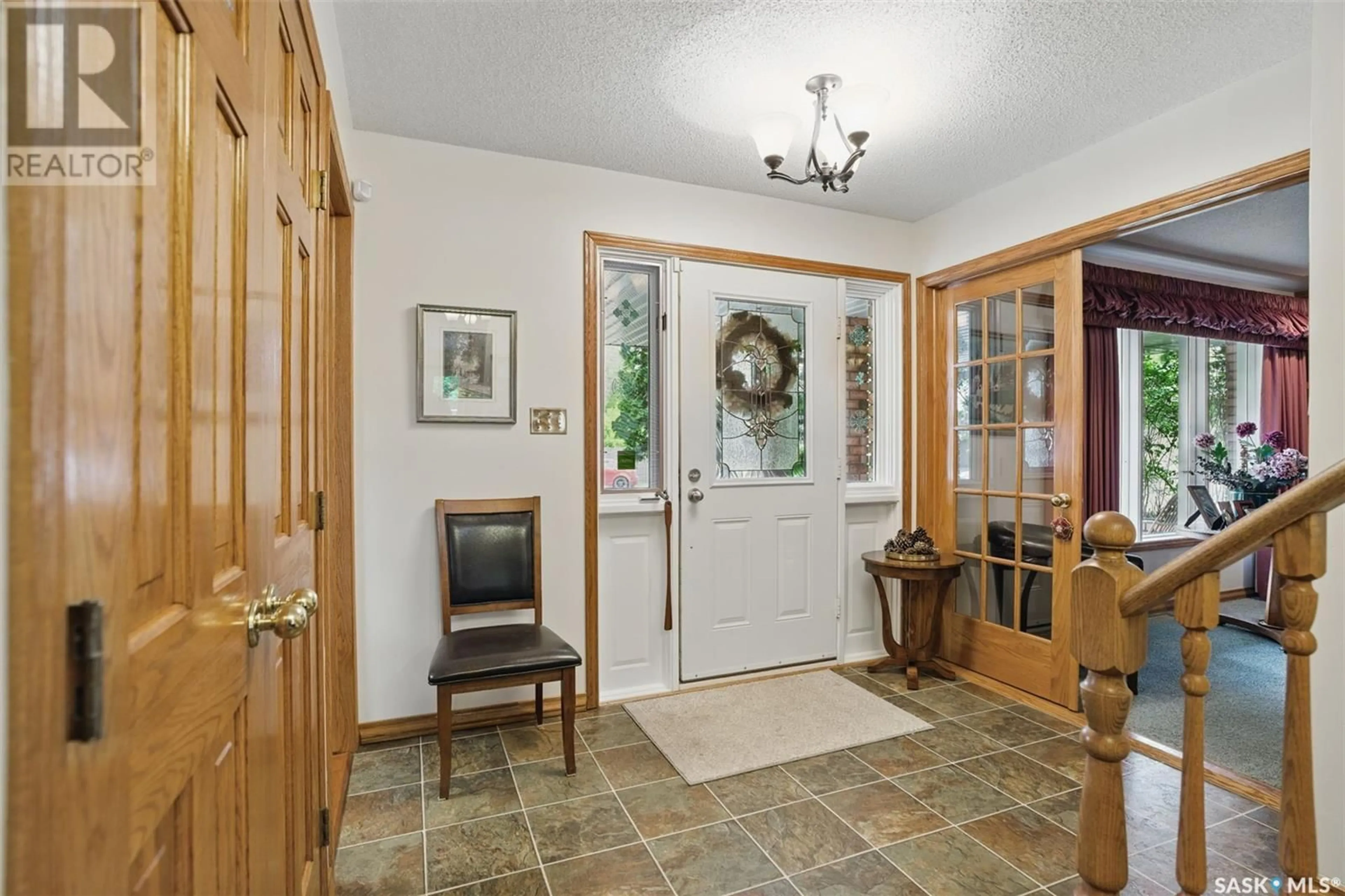 Indoor entryway for 5052 7TH STREET, Rosthern Saskatchewan S0K3R0