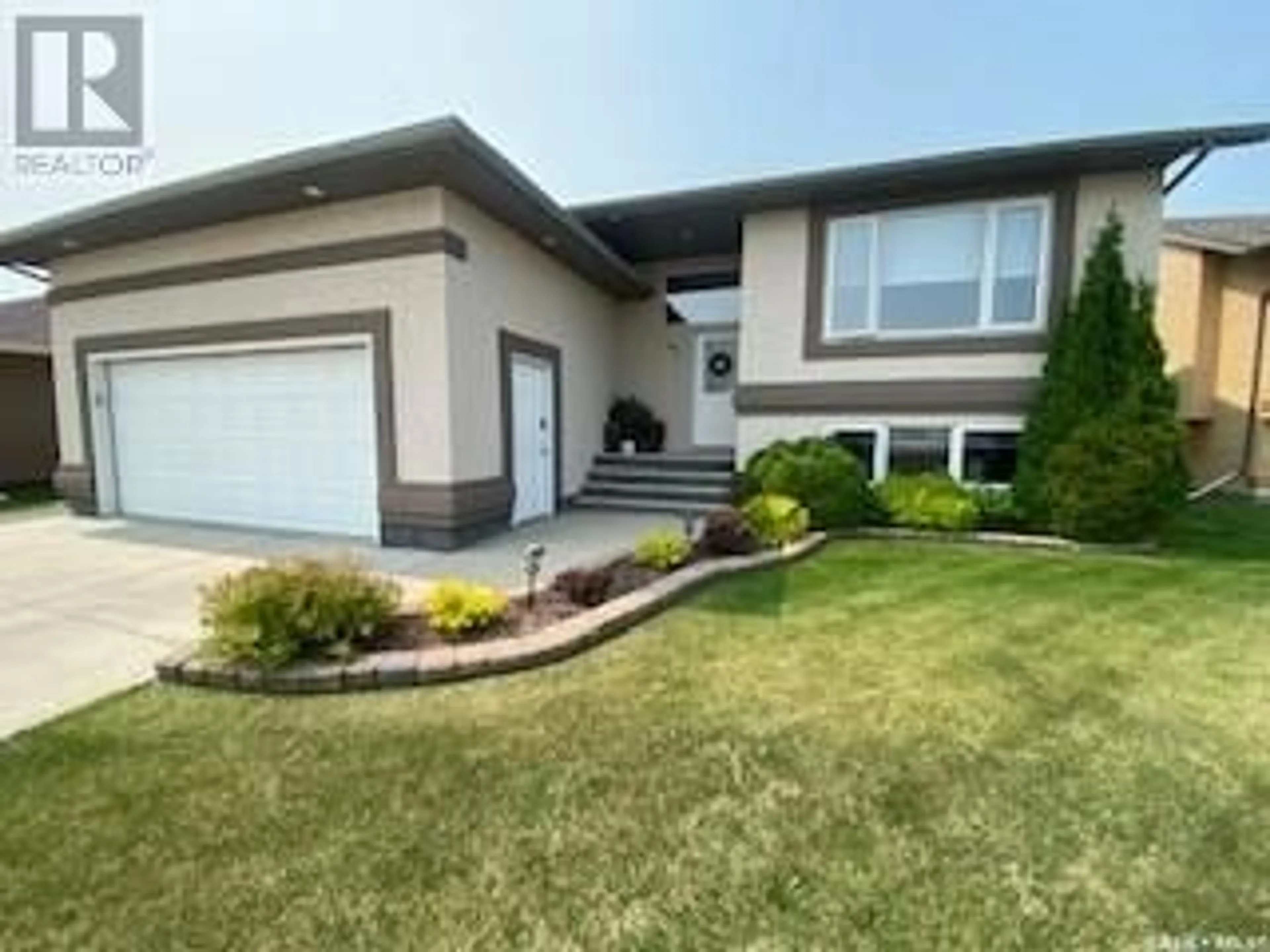 Home with vinyl exterior material, street for 95 ROSS DRIVE, Yorkton Saskatchewan S3N3Z9