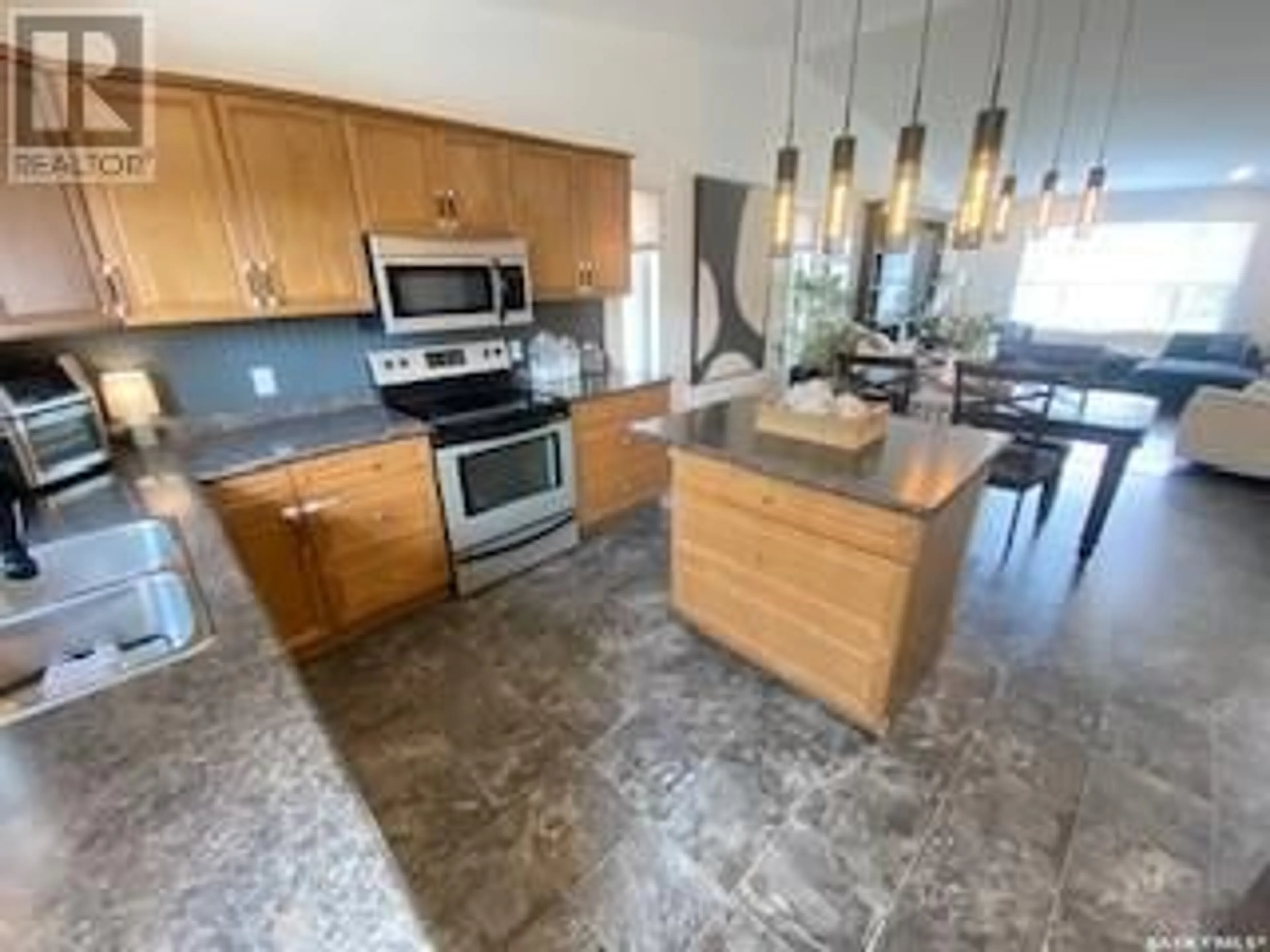 Open concept kitchen, ceramic/tile floor for 95 ROSS DRIVE, Yorkton Saskatchewan S3N3Z9