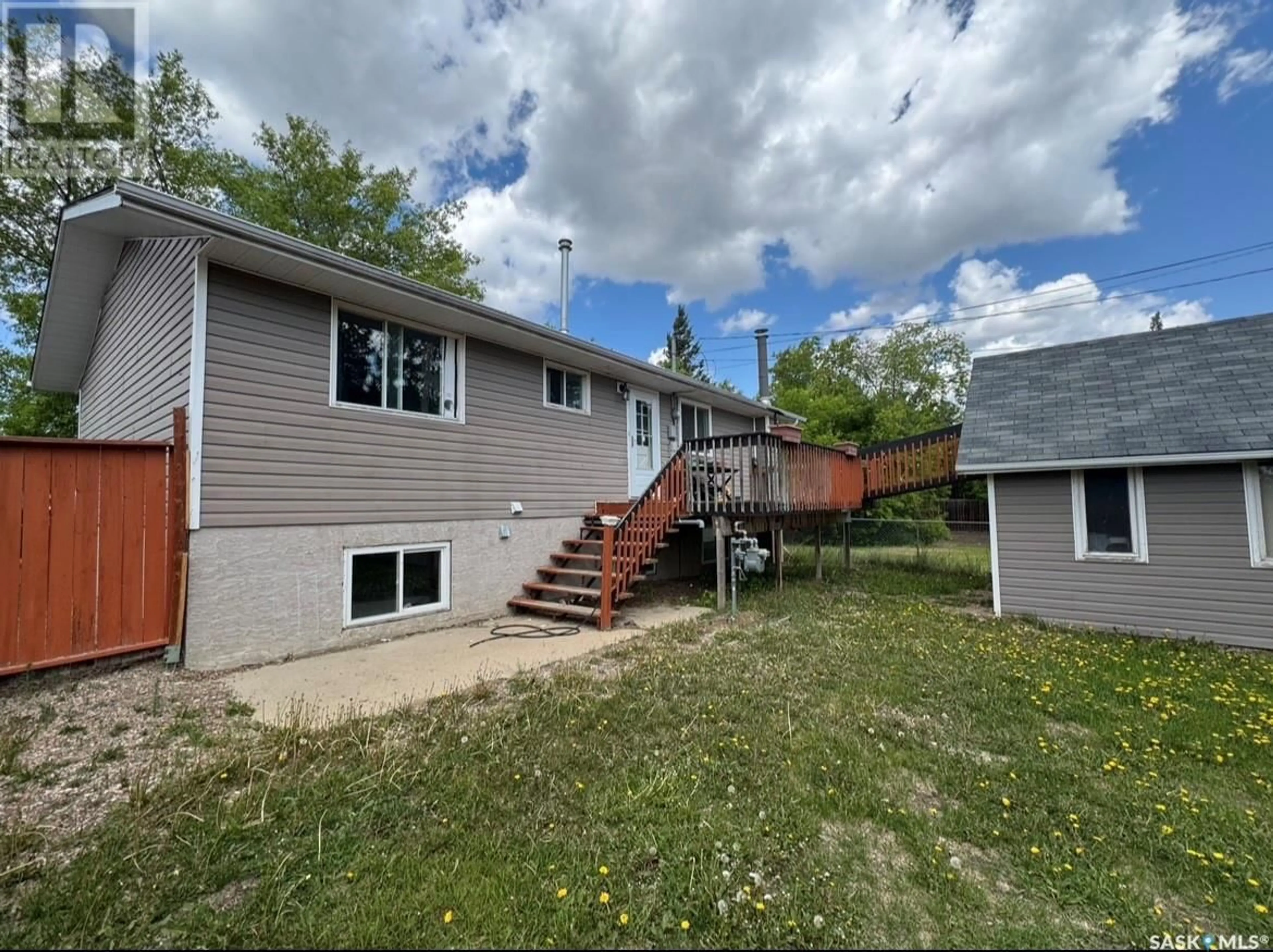 A pic from outside/outdoor area/front of a property/back of a property/a pic from drone, unknown for 234 1A AVENUE, St. Walburg Saskatchewan S0M2T0