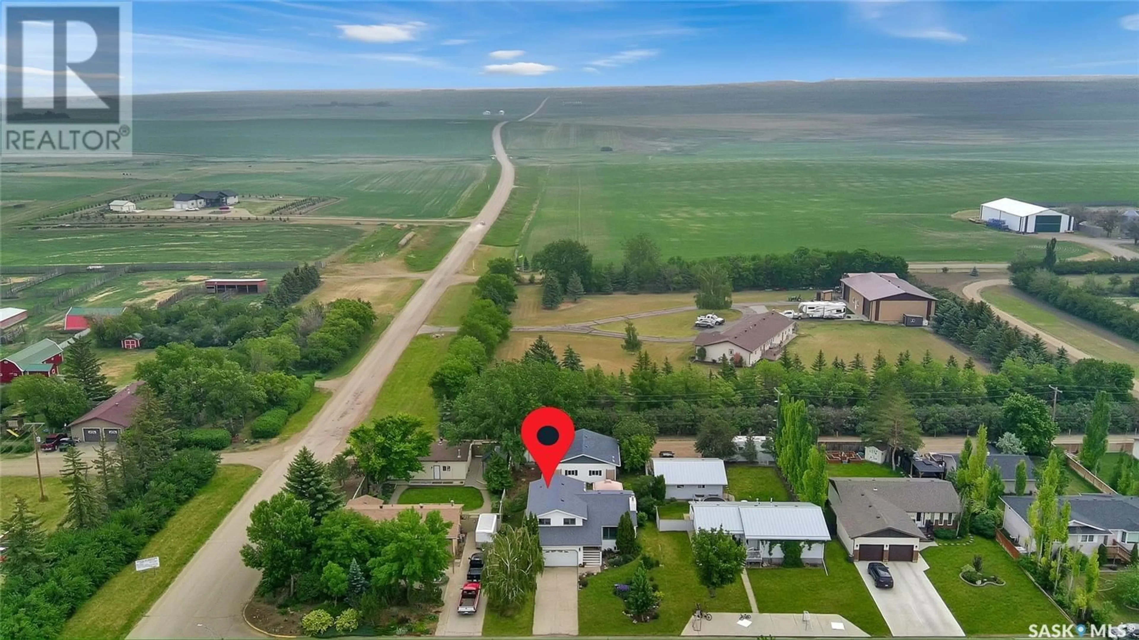 A pic from outside/outdoor area/front of a property/back of a property/a pic from drone, unknown for 9573 ROGER ALDAG AVENUE, Gull Lake Saskatchewan S0N1A0
