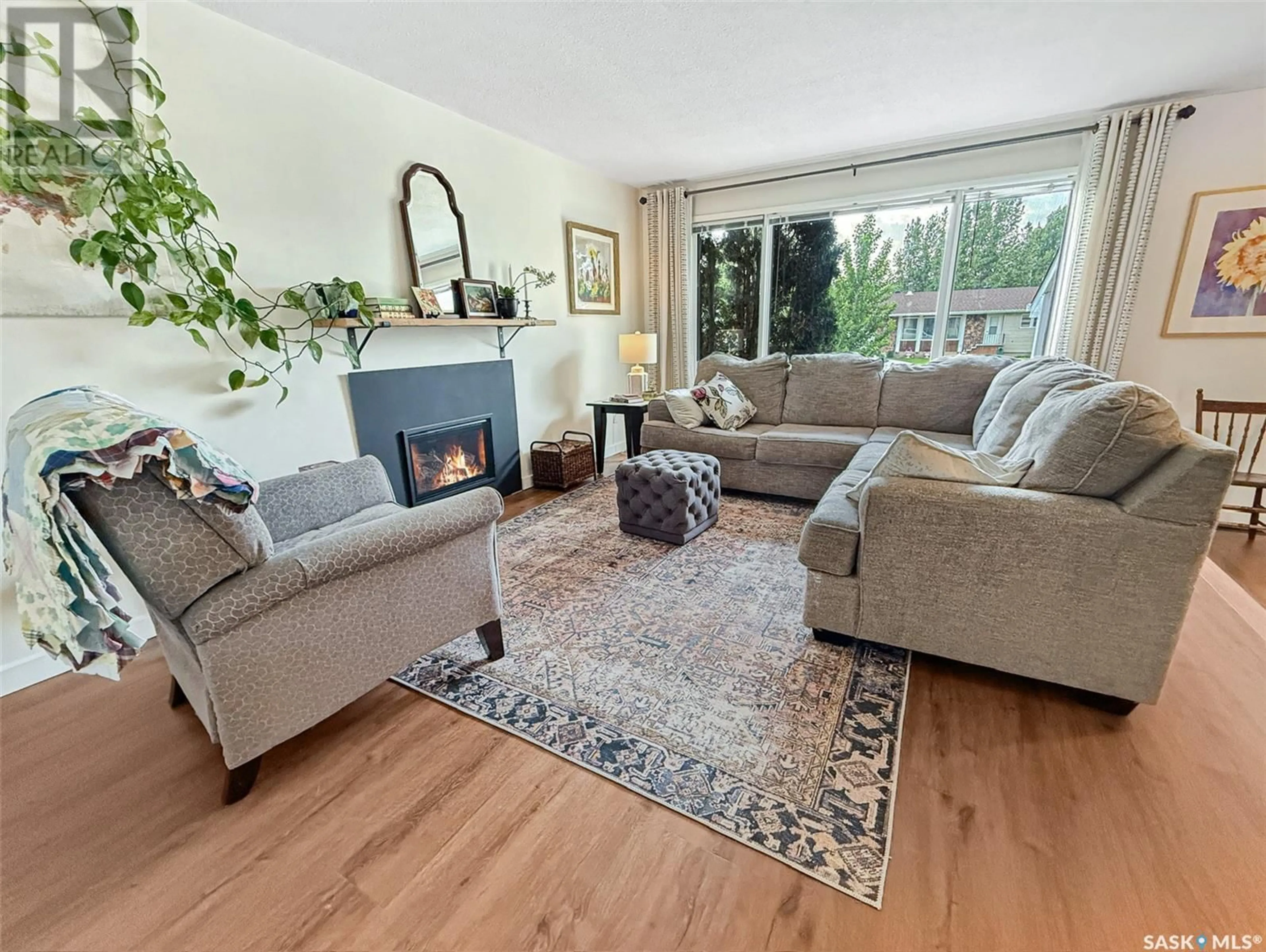 Living room with furniture, unknown for 9573 ROGER ALDAG AVENUE, Gull Lake Saskatchewan S0N1A0