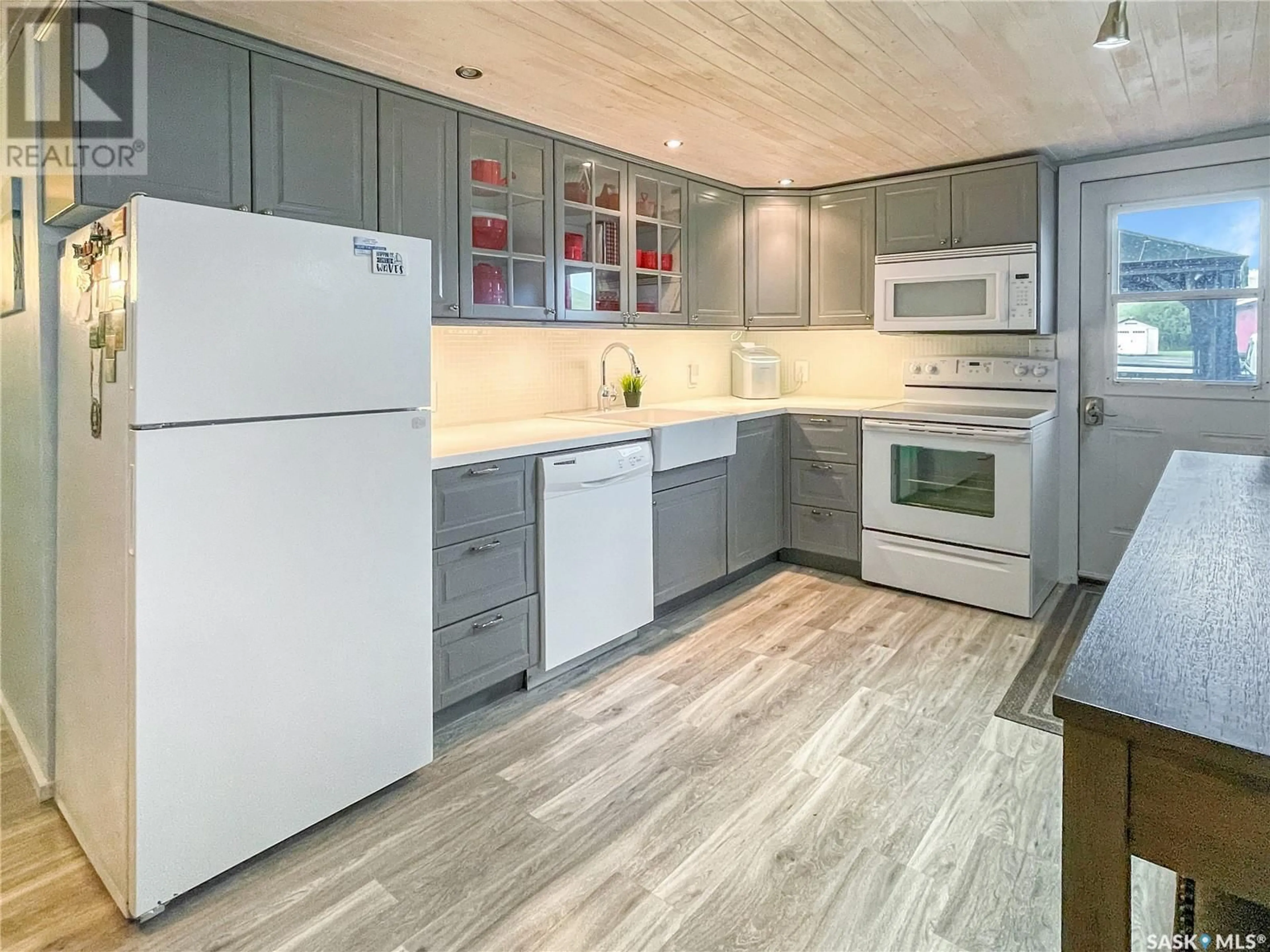 Open concept kitchen, unknown for 236 JANZEN DRIVE, Lac Pelletier Rm No. 107 Saskatchewan S0N2Y0