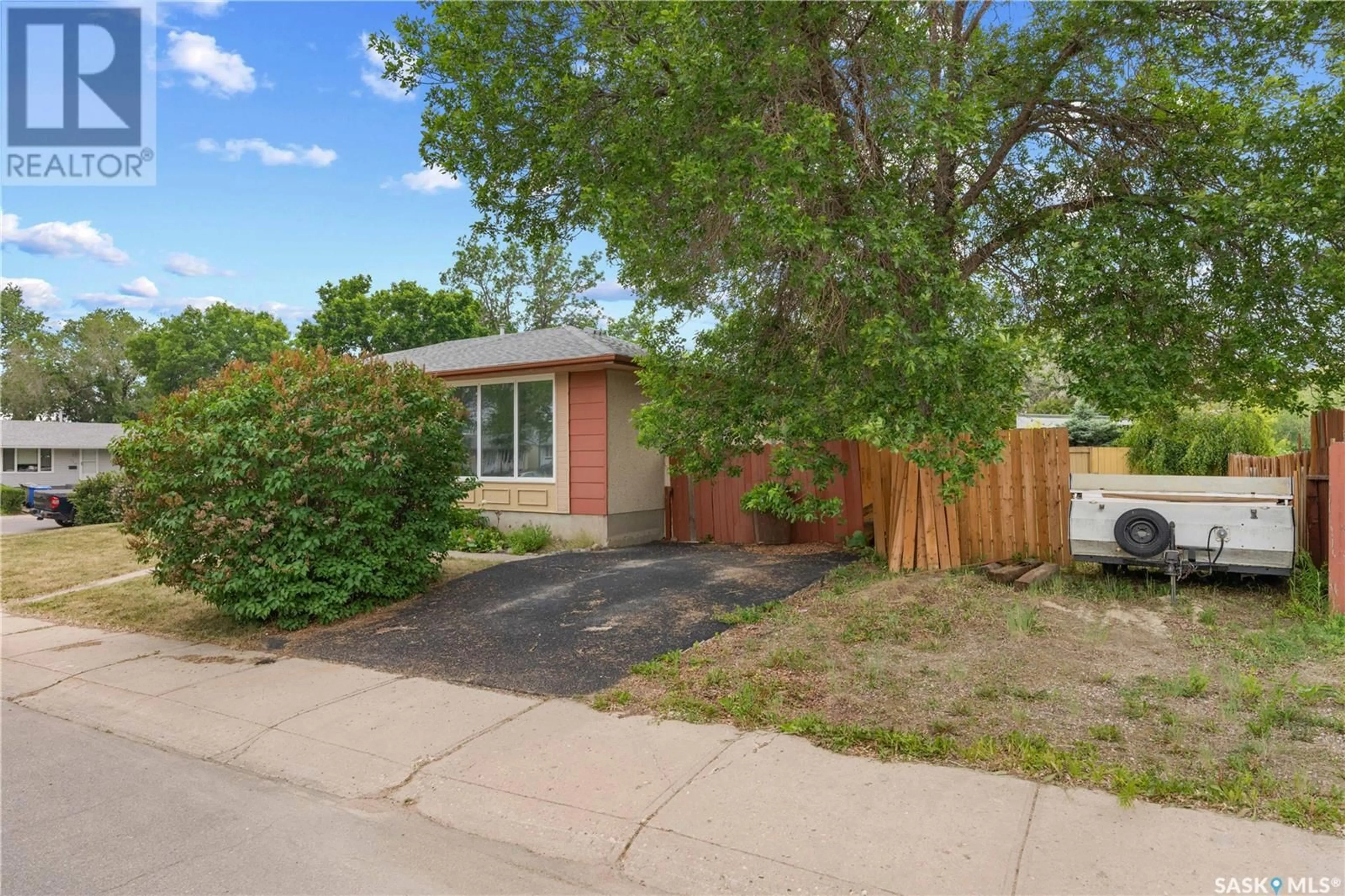 Home with brick exterior material, street for 30 KENDRICK PLACE, Regina Saskatchewan S4T6Z4