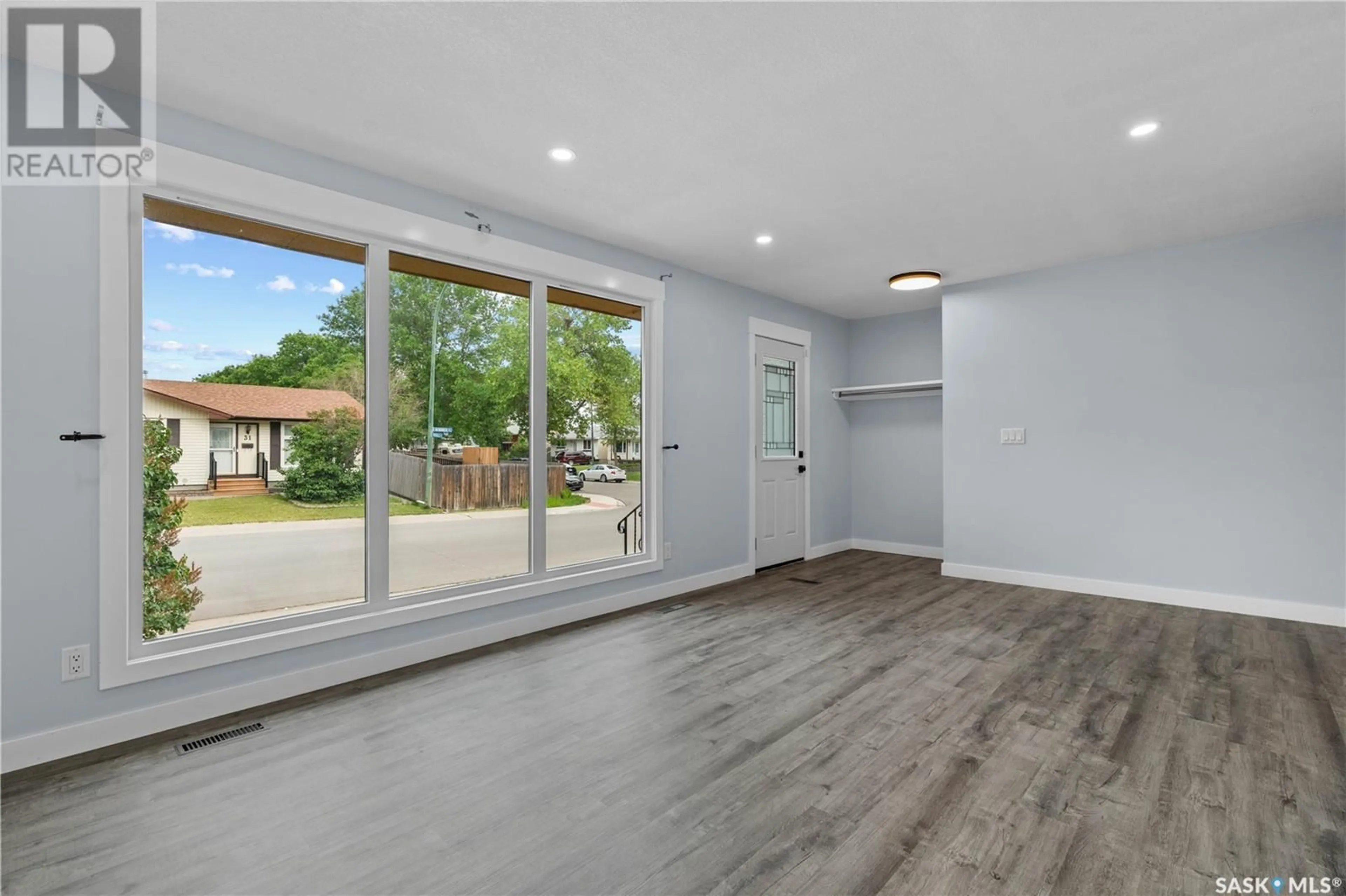 Indoor entryway for 30 KENDRICK PLACE, Regina Saskatchewan S4T6Z4