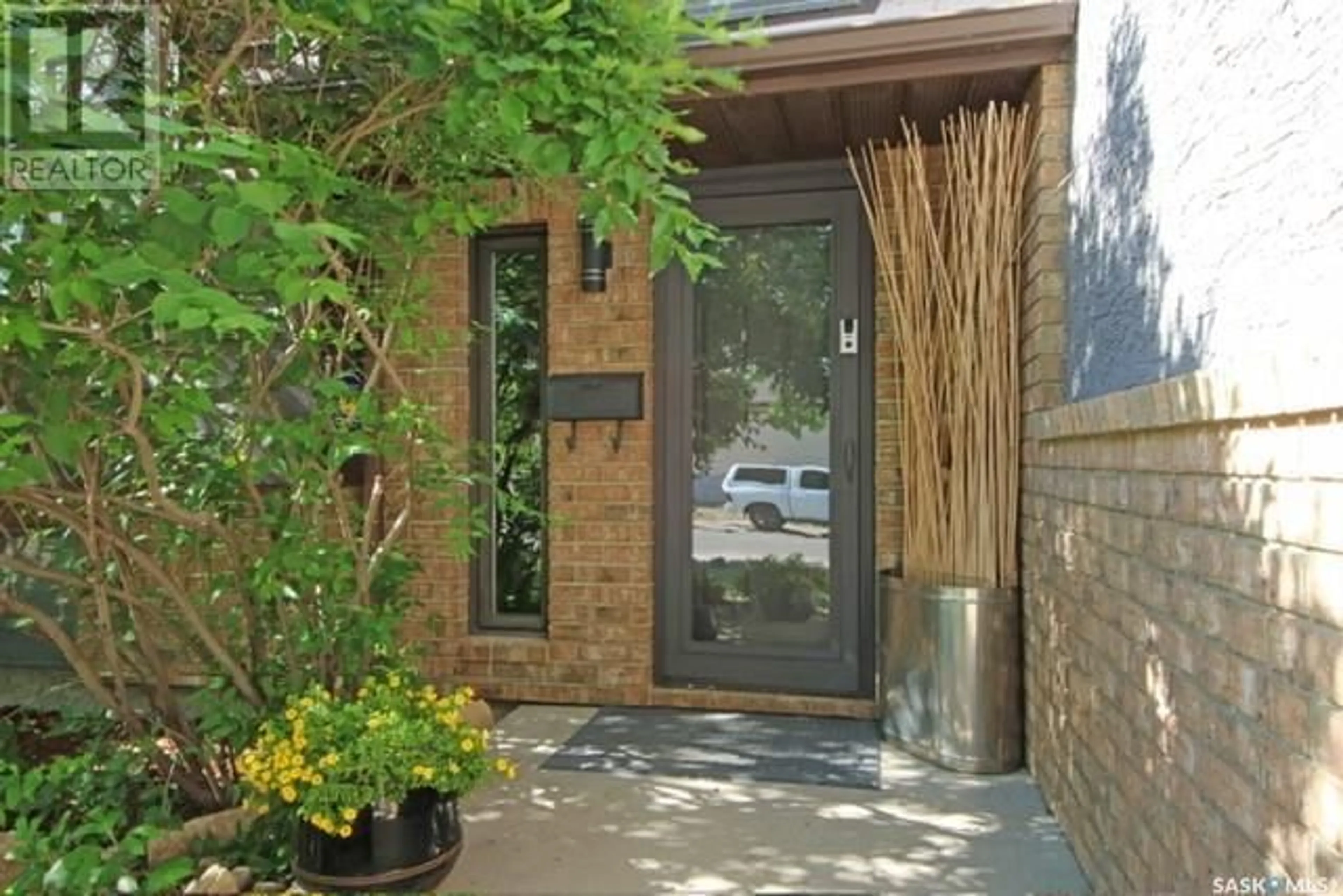 Indoor entryway for 7210 WHELAN DRIVE, Regina Saskatchewan S4X3W7