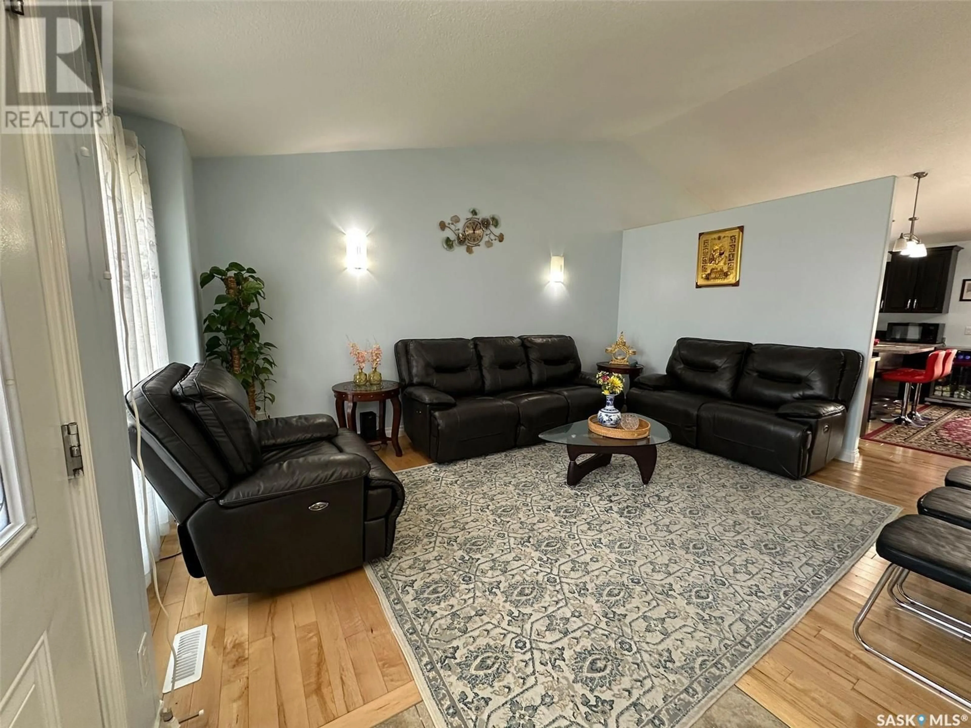 Living room with furniture, unknown for 742 HARGREAVES CRESCENT, Saskatoon Saskatchewan S7R0H2