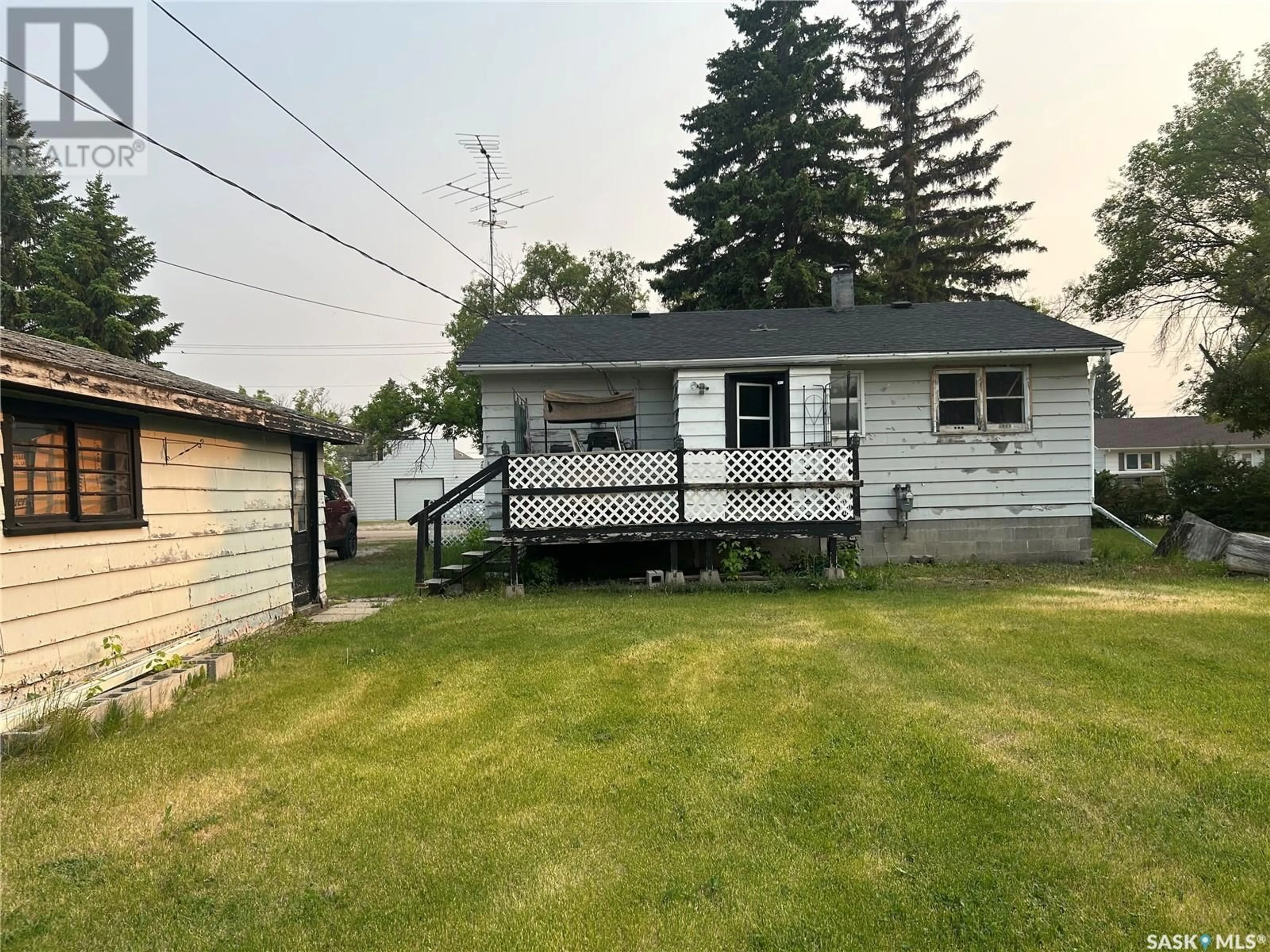 A pic from outside/outdoor area/front of a property/back of a property/a pic from drone, street for 207 3RD AVENUE, Nokomis Saskatchewan S0G3R0