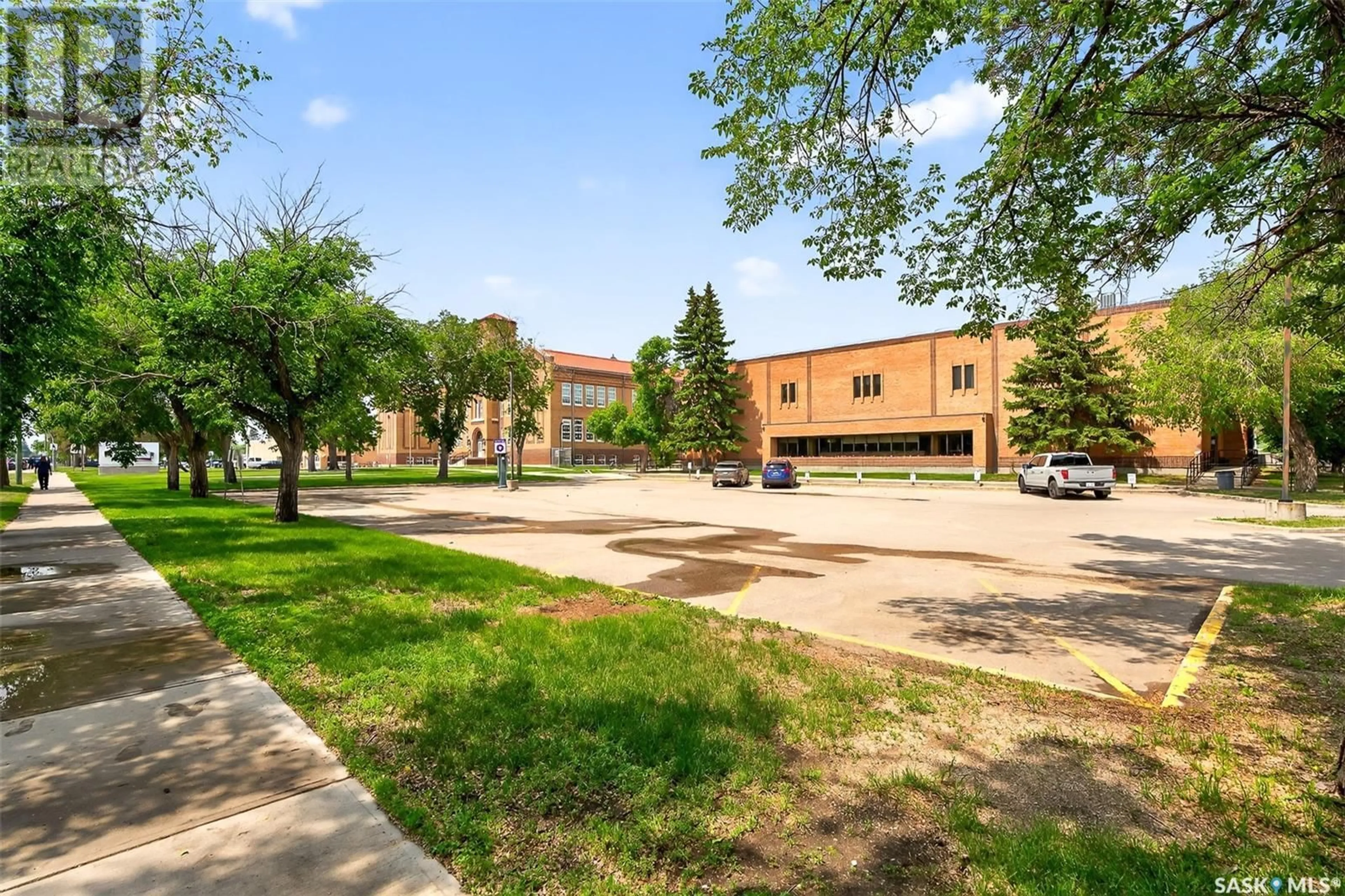 Unknown for 524 SASKATCHEWAN STREET, Moose Jaw Saskatchewan S6H0V5