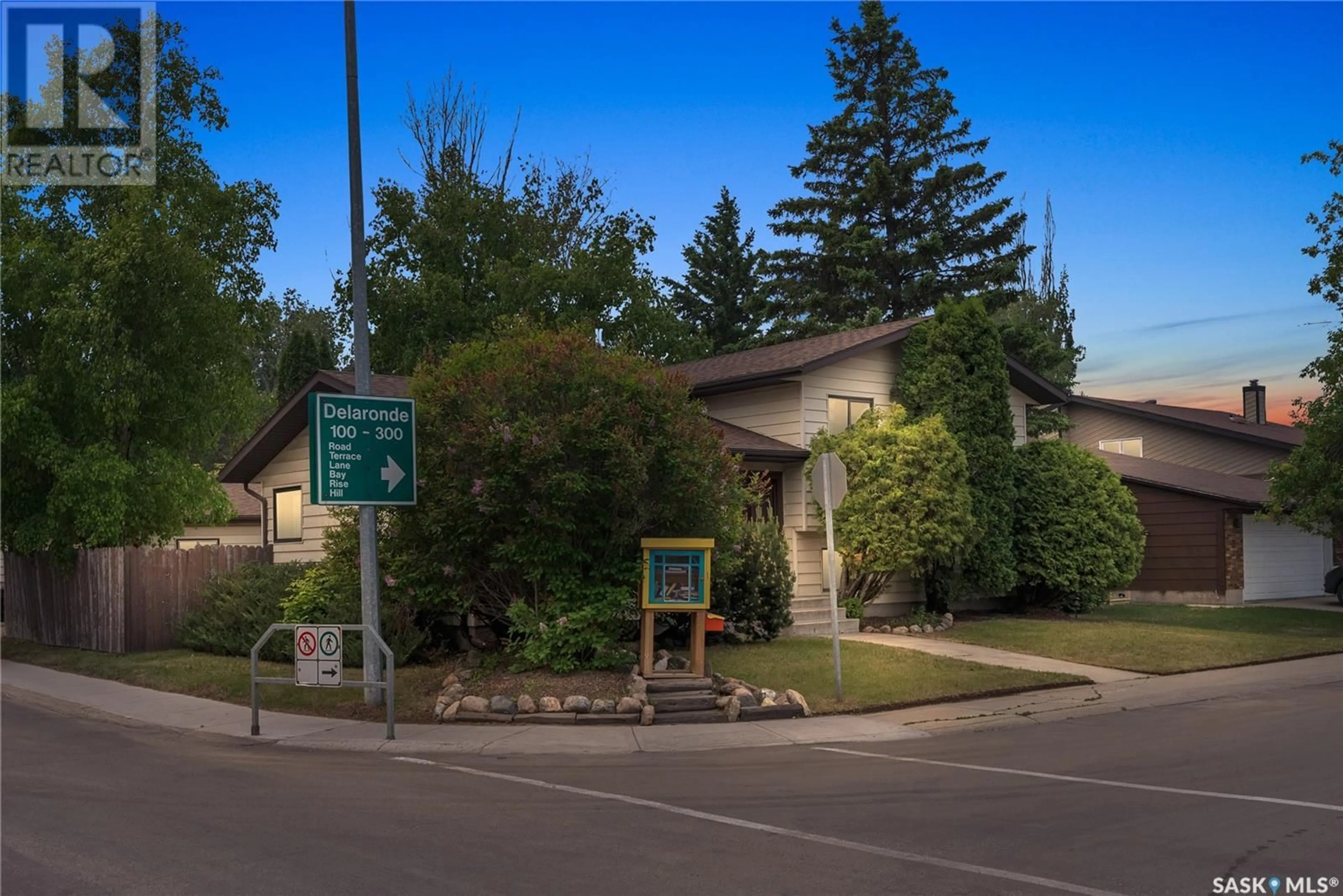 Unknown for 102 DELARONDE ROAD, Saskatoon Saskatchewan S7J3Y2