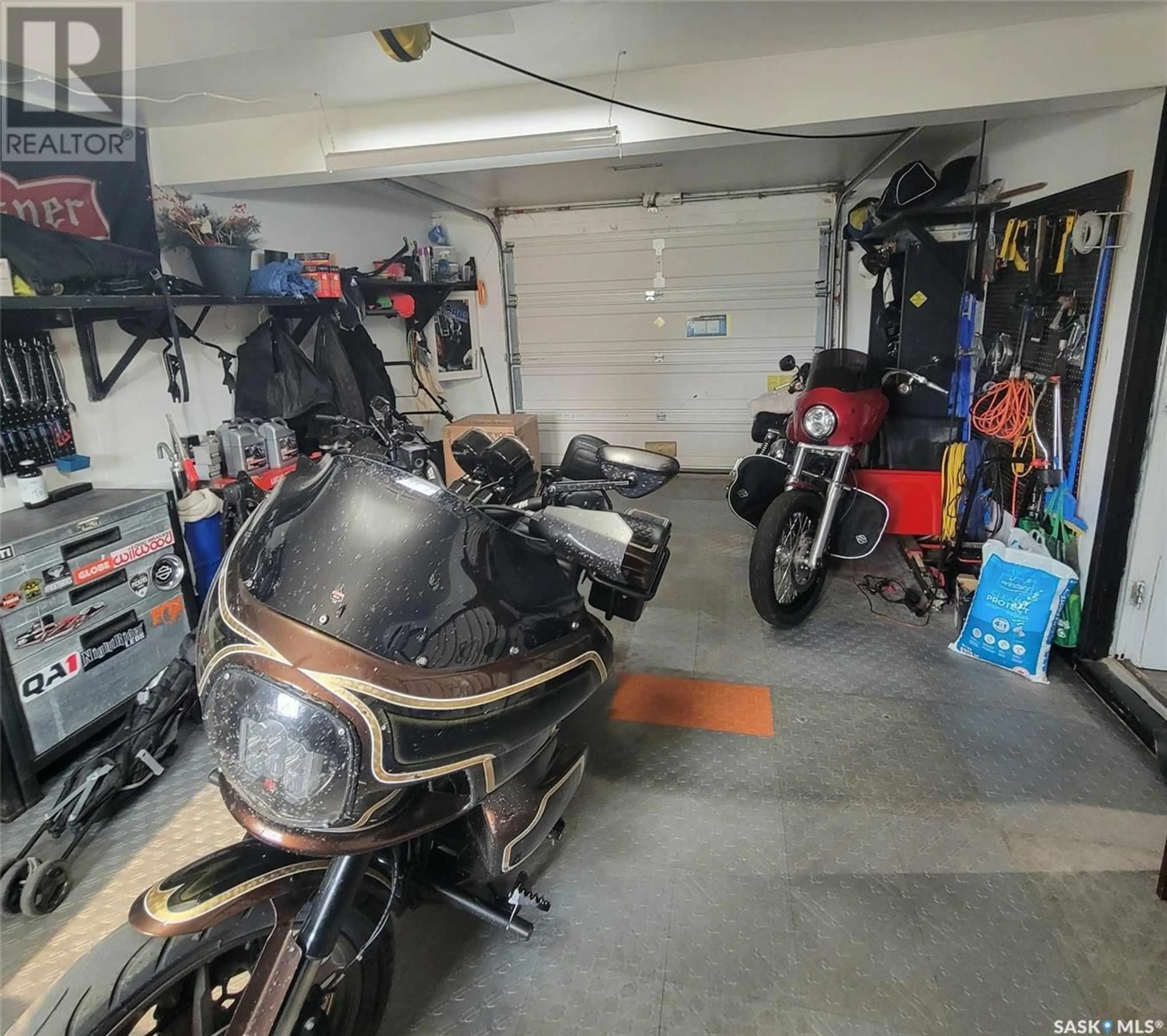 Indoor garage for 231 4TH STREET, Preeceville Saskatchewan S0A3B0