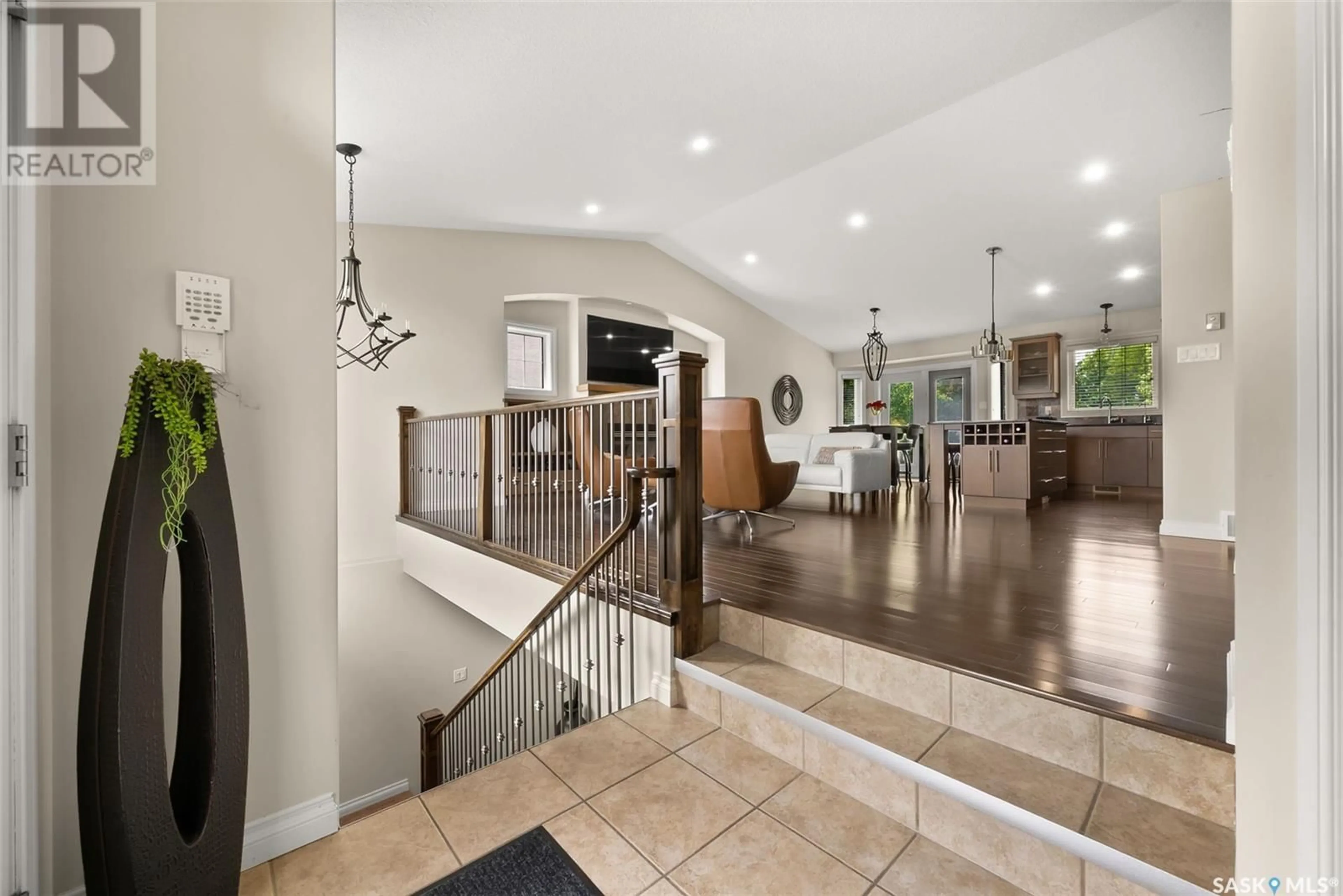 Indoor entryway for 4930 GUDEREIT WAY, Regina Saskatchewan S4X4T8
