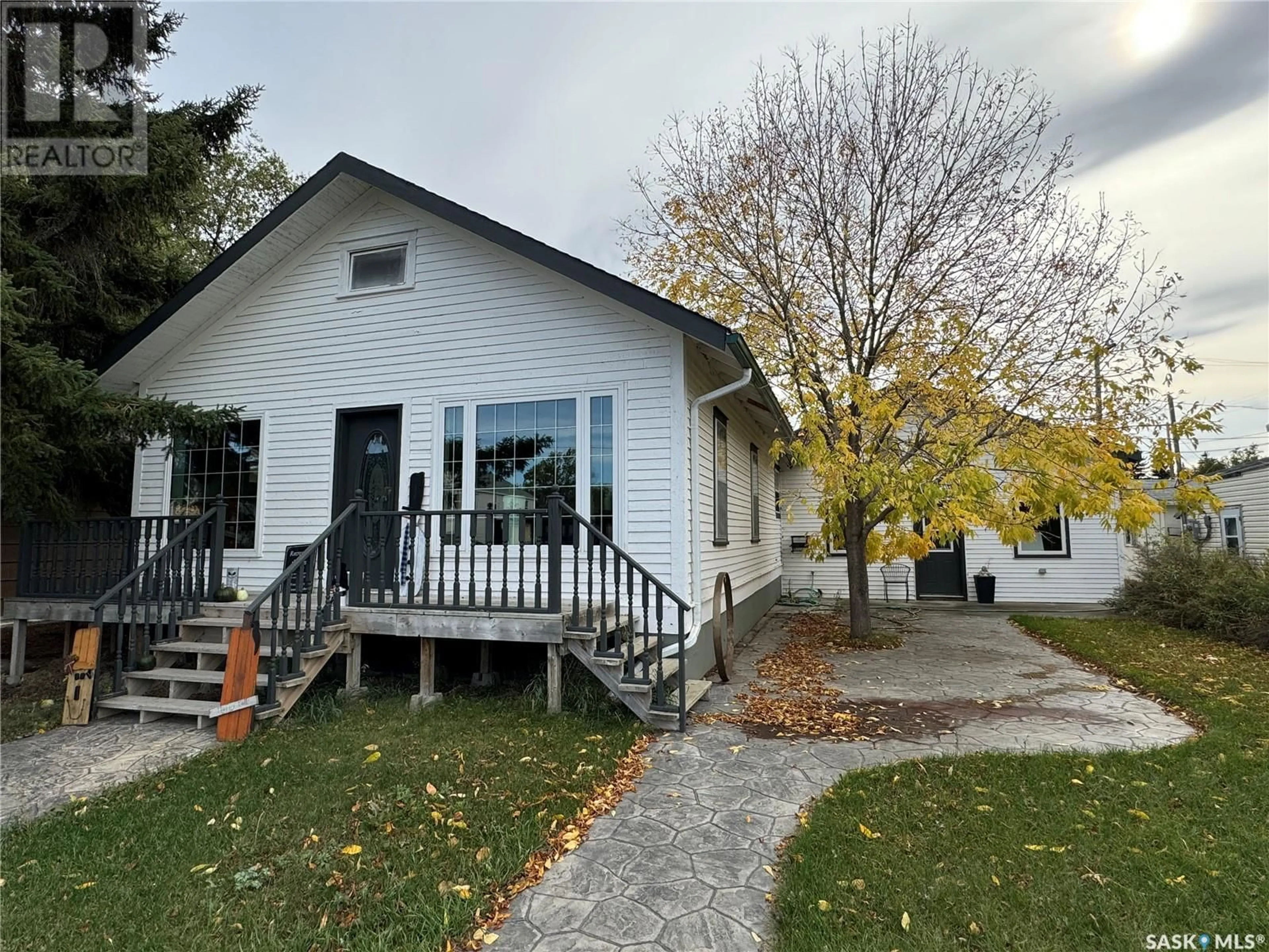 A pic from outside/outdoor area/front of a property/back of a property/a pic from drone, street for 207 ROYAL STREET, Imperial Saskatchewan S0G2J0
