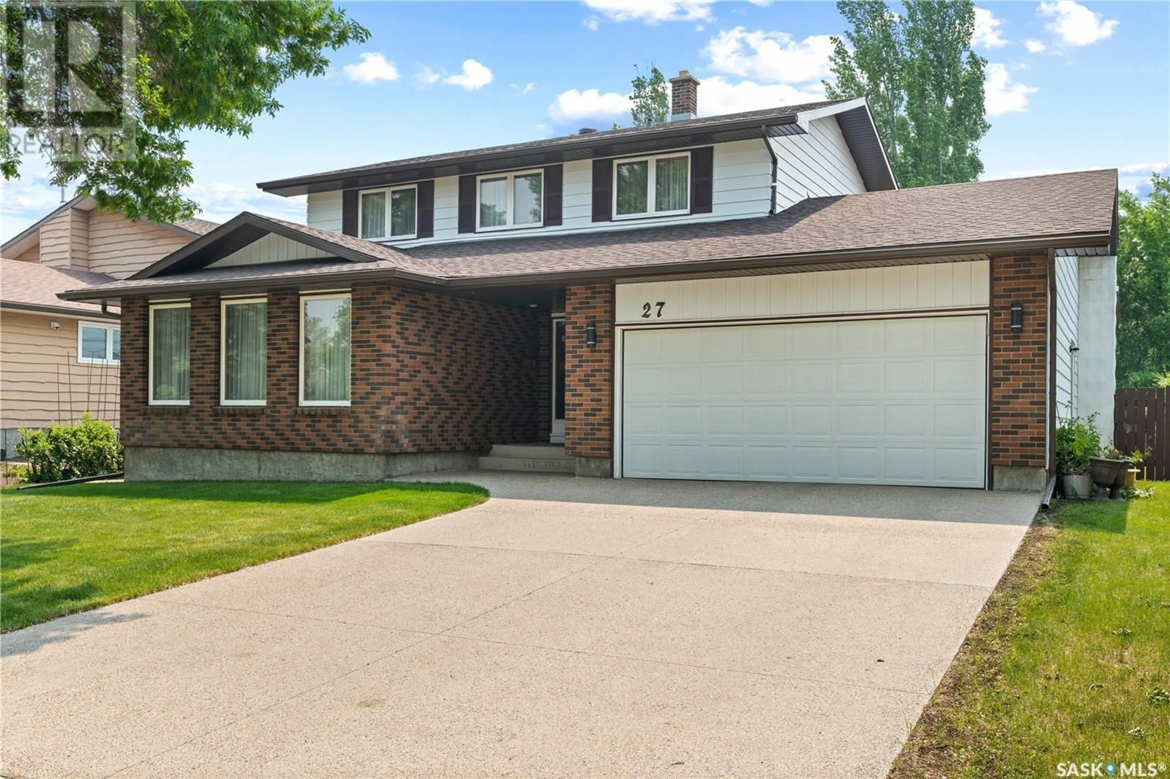 Home with vinyl exterior material, street for 27 GREEN MEADOW ROAD, Regina Saskatchewan S4V0A6