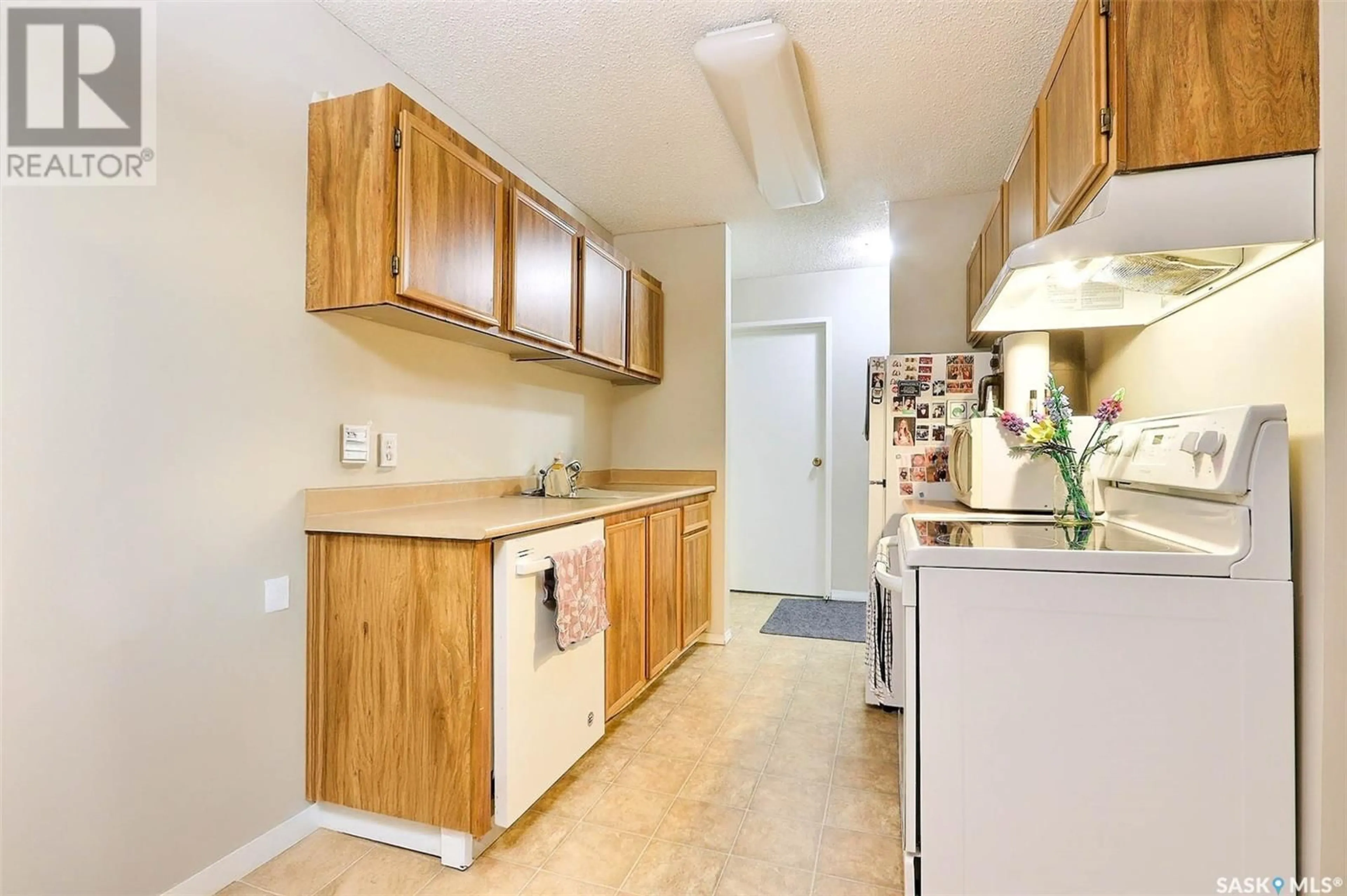 Standard kitchen, unknown for 522 - 1580 OLIVE DIEFENBAKER DRIVE, Prince Albert Saskatchewan S6V7M6