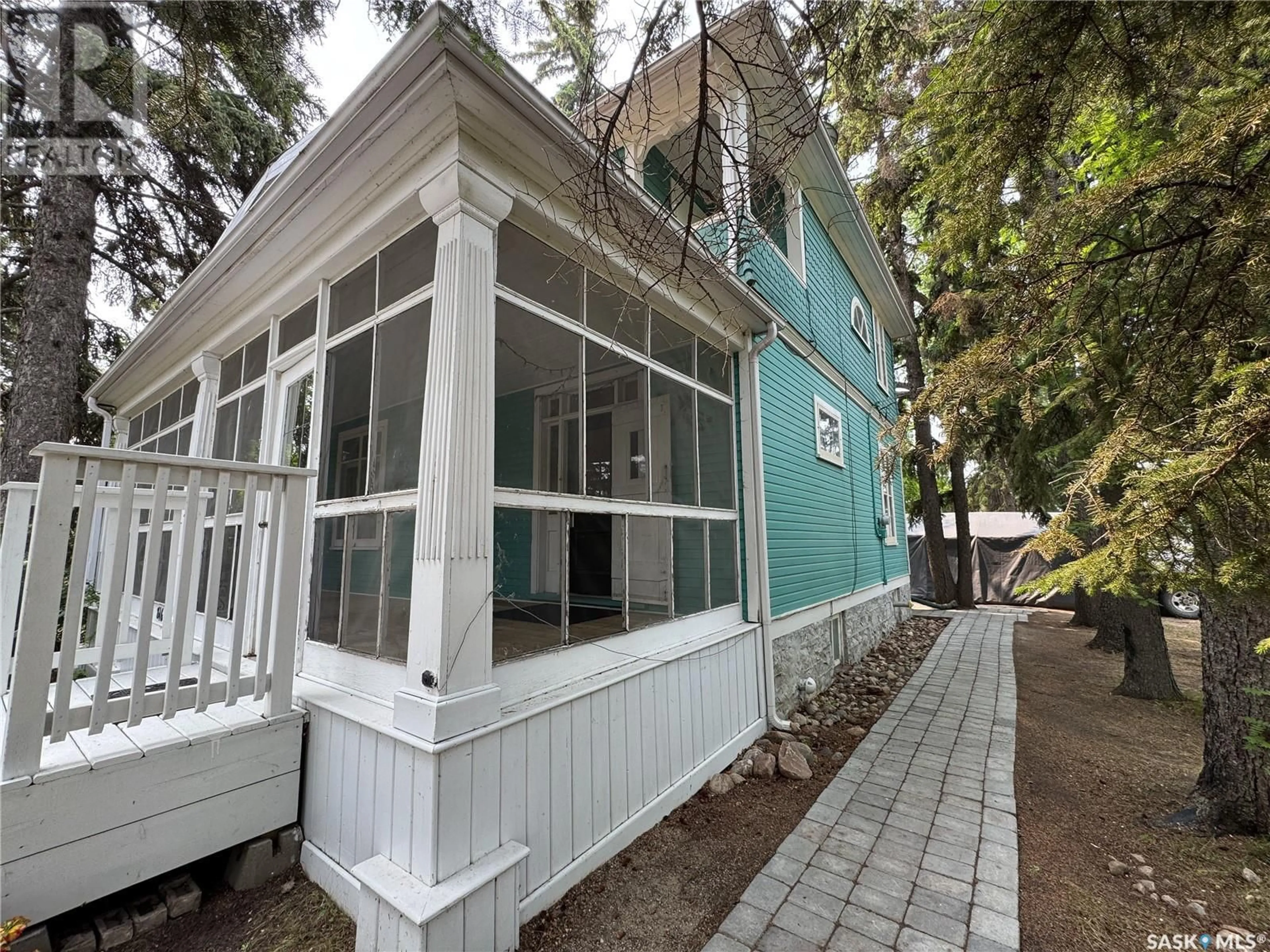 Home with vinyl exterior material, street for 816 BOYLE STREET, Indian Head Saskatchewan S0G2K0
