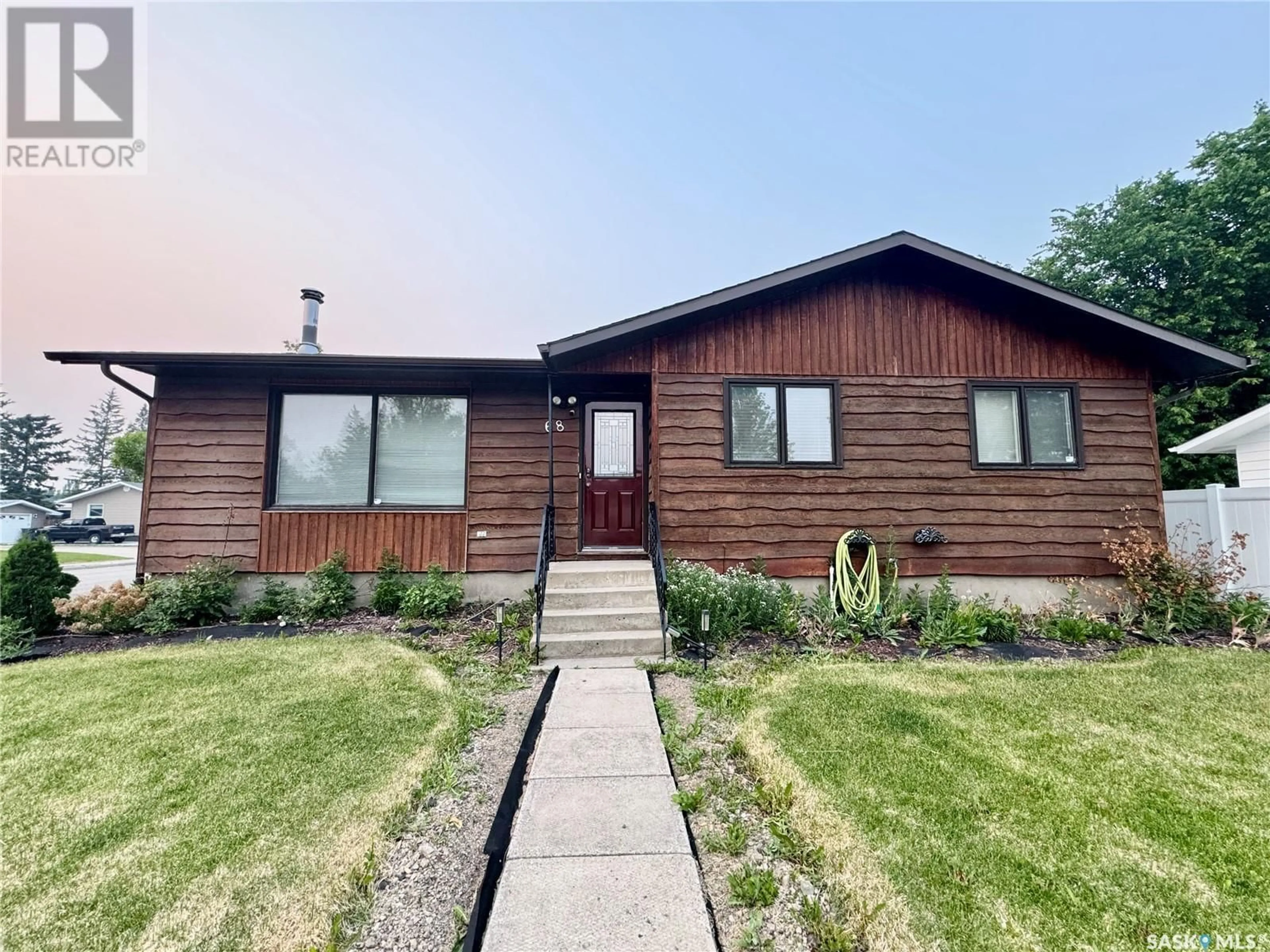 Home with brick exterior material, street for 68 CRESTWOOD CRESCENT, Yorkton Saskatchewan S3N2P3