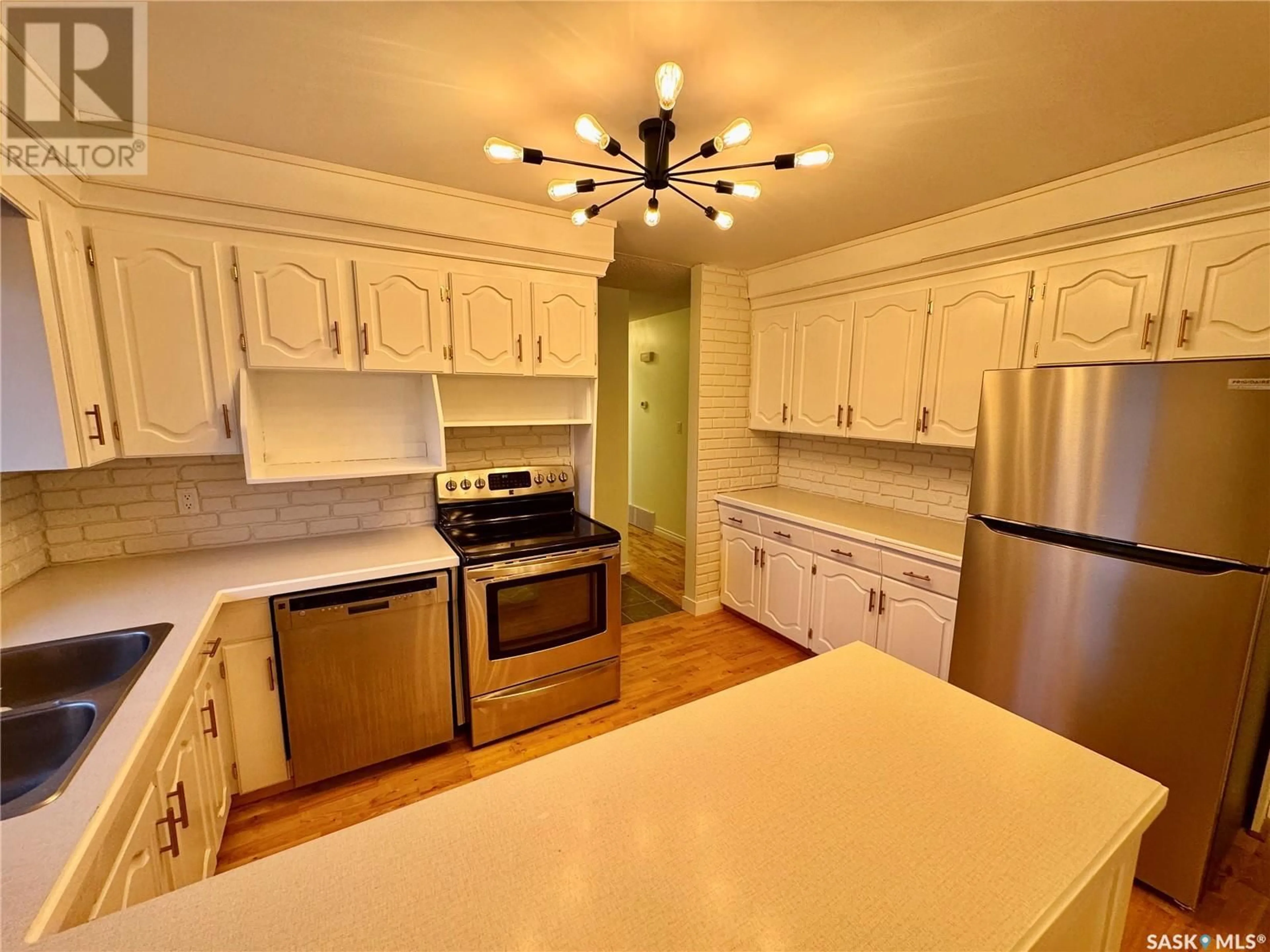 Open concept kitchen, unknown for 68 CRESTWOOD CRESCENT, Yorkton Saskatchewan S3N2P3