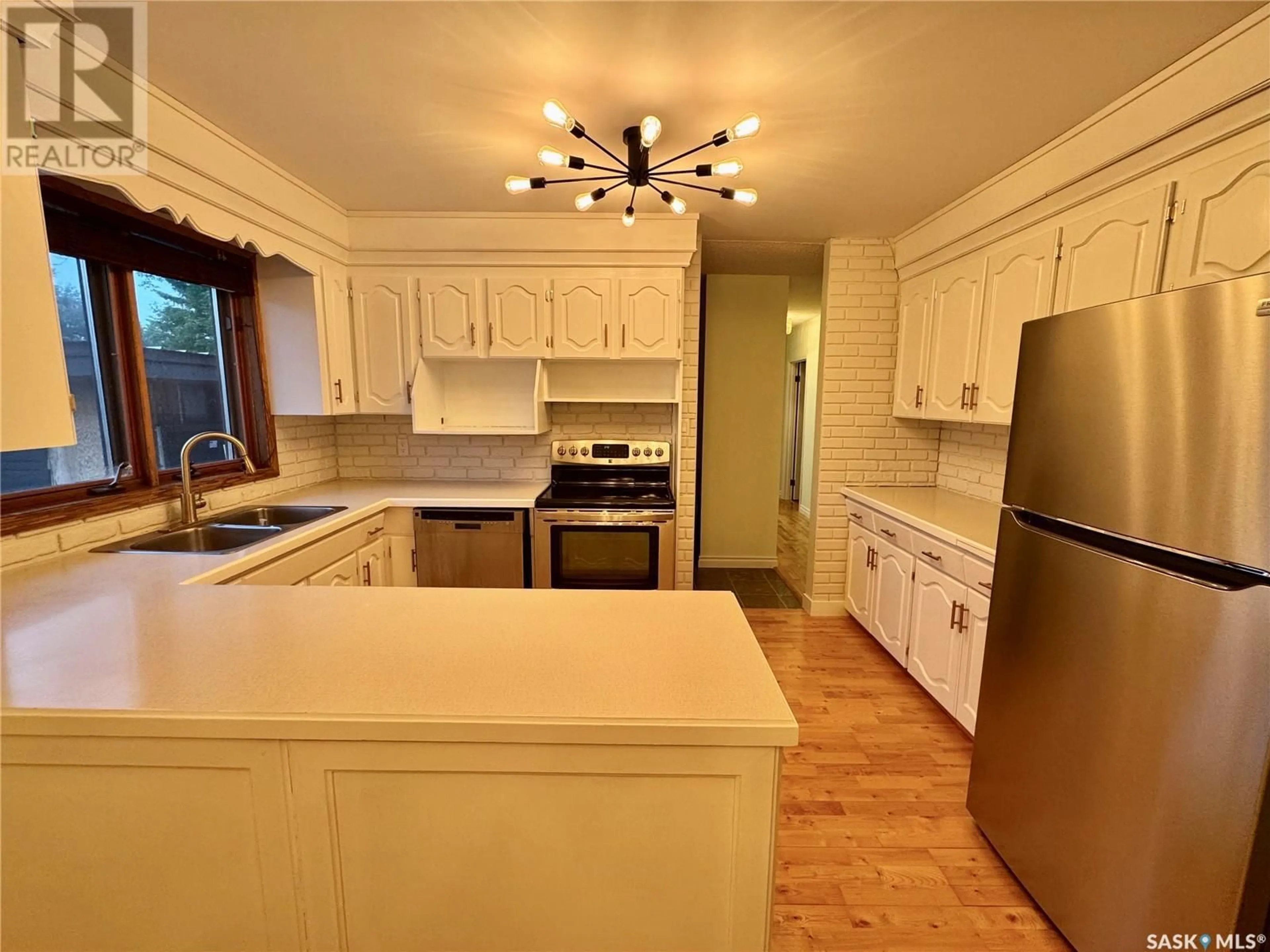 Open concept kitchen, unknown for 68 CRESTWOOD CRESCENT, Yorkton Saskatchewan S3N2P3
