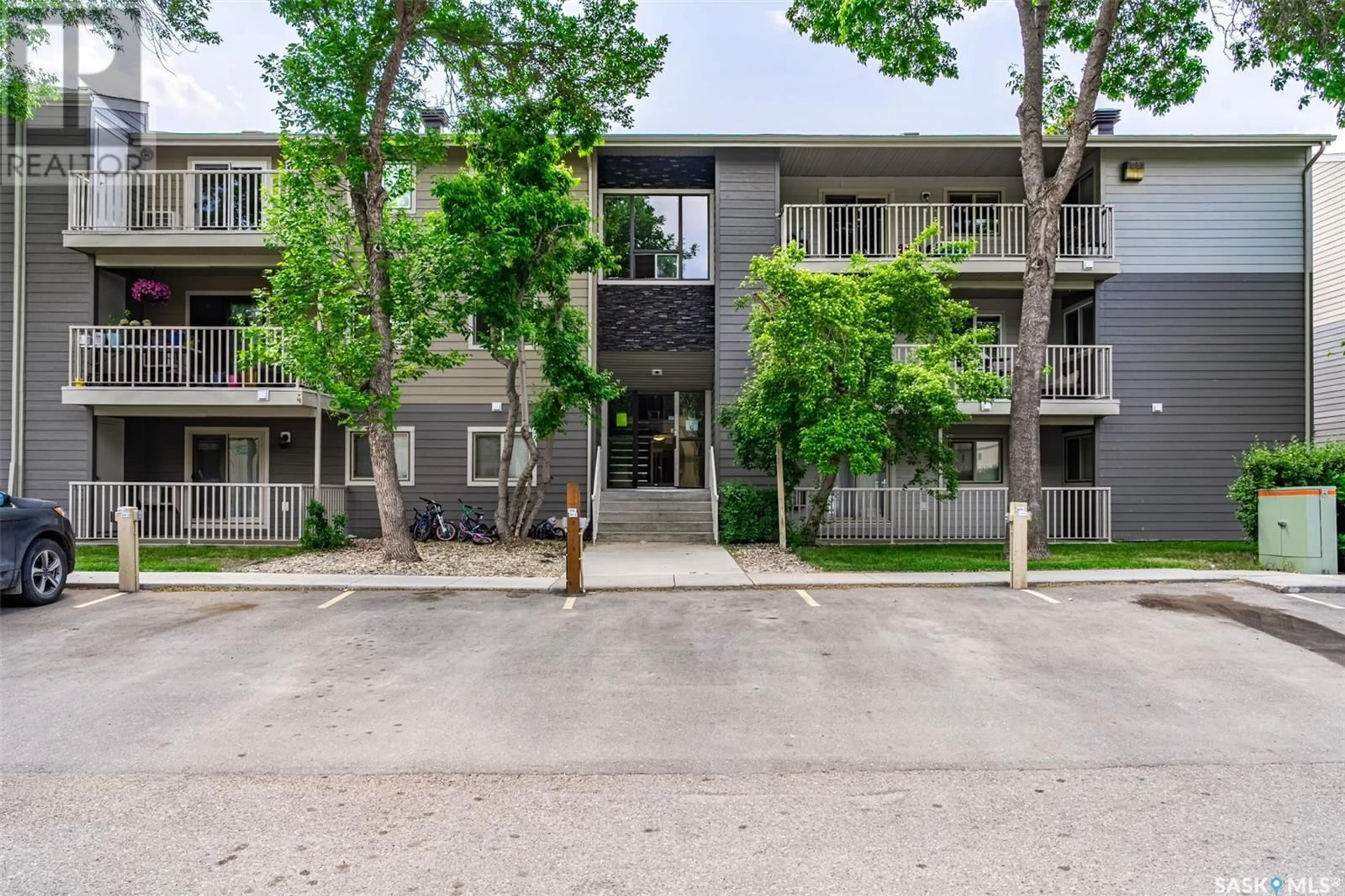 Patio, unknown for 204B - 1121 MCKERCHER DRIVE, Saskatoon Saskatchewan S7H5B8